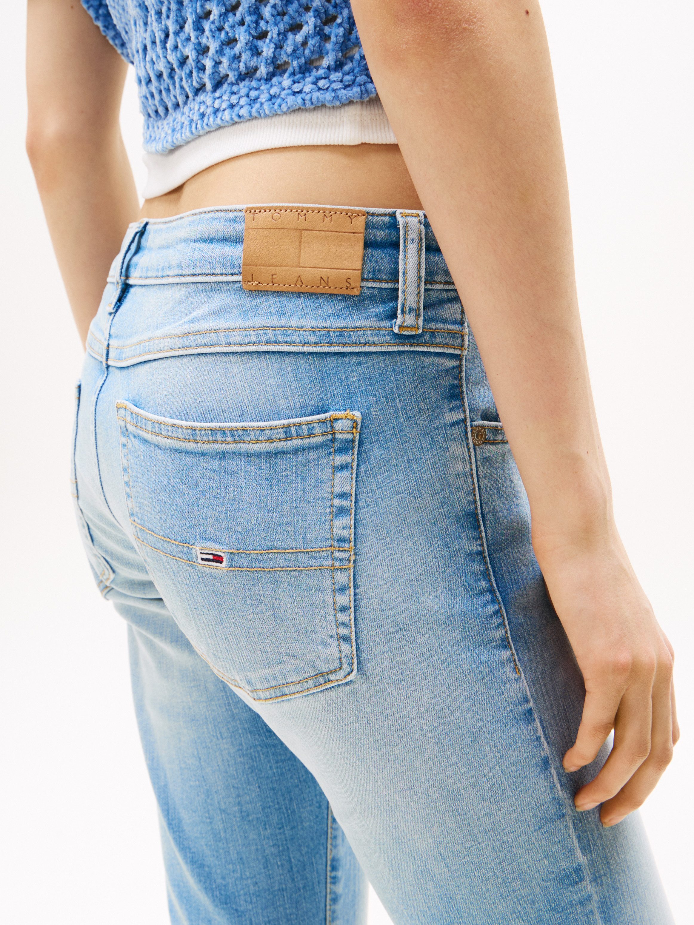 Tommy Jeans Skinny-fit-Jeans SOPHIE LW SKN mit Logo-Badge, in Knöchellänge