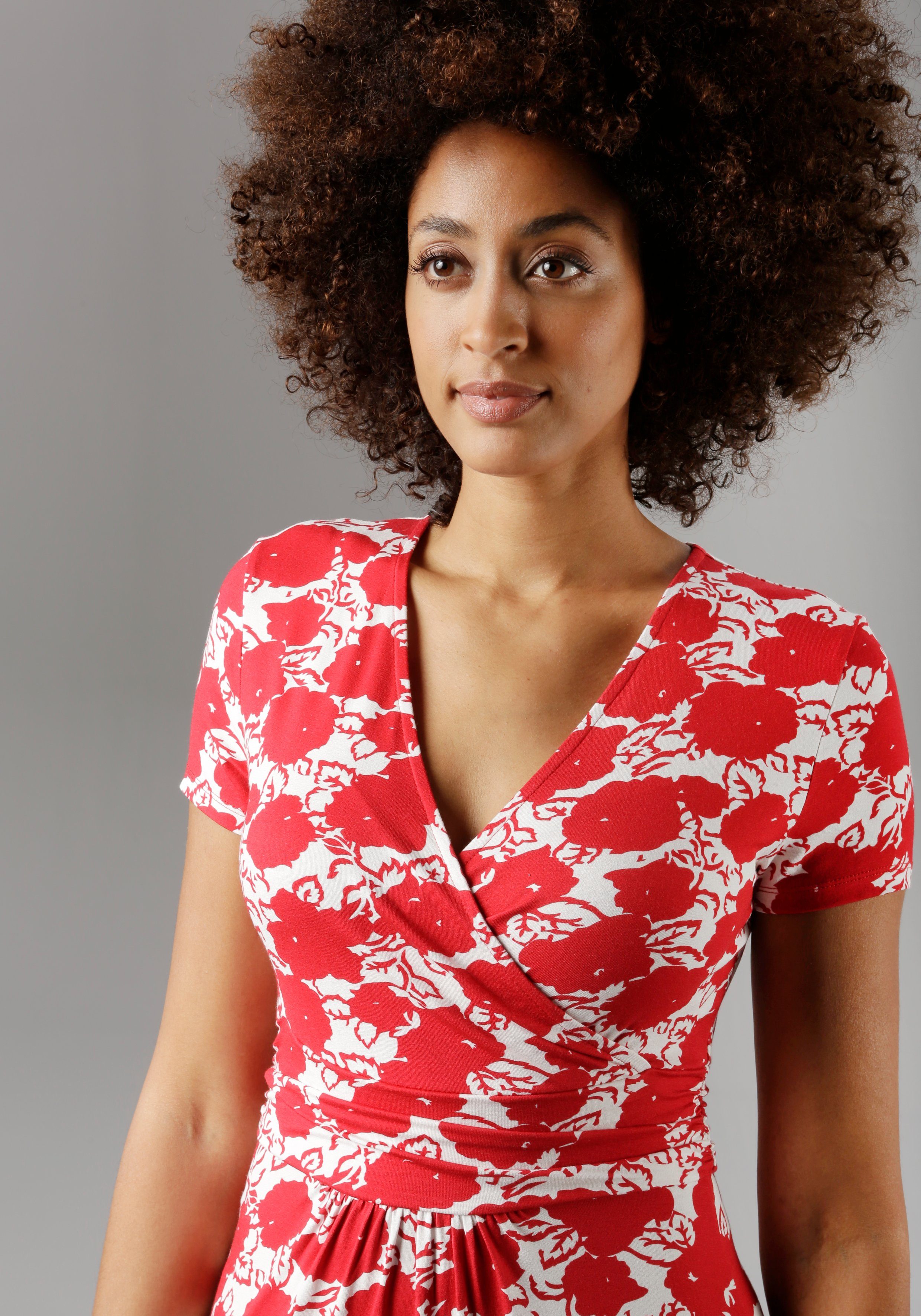 Aniston SELECTED Sommerkleid mit gewickeltem Ausschnitt