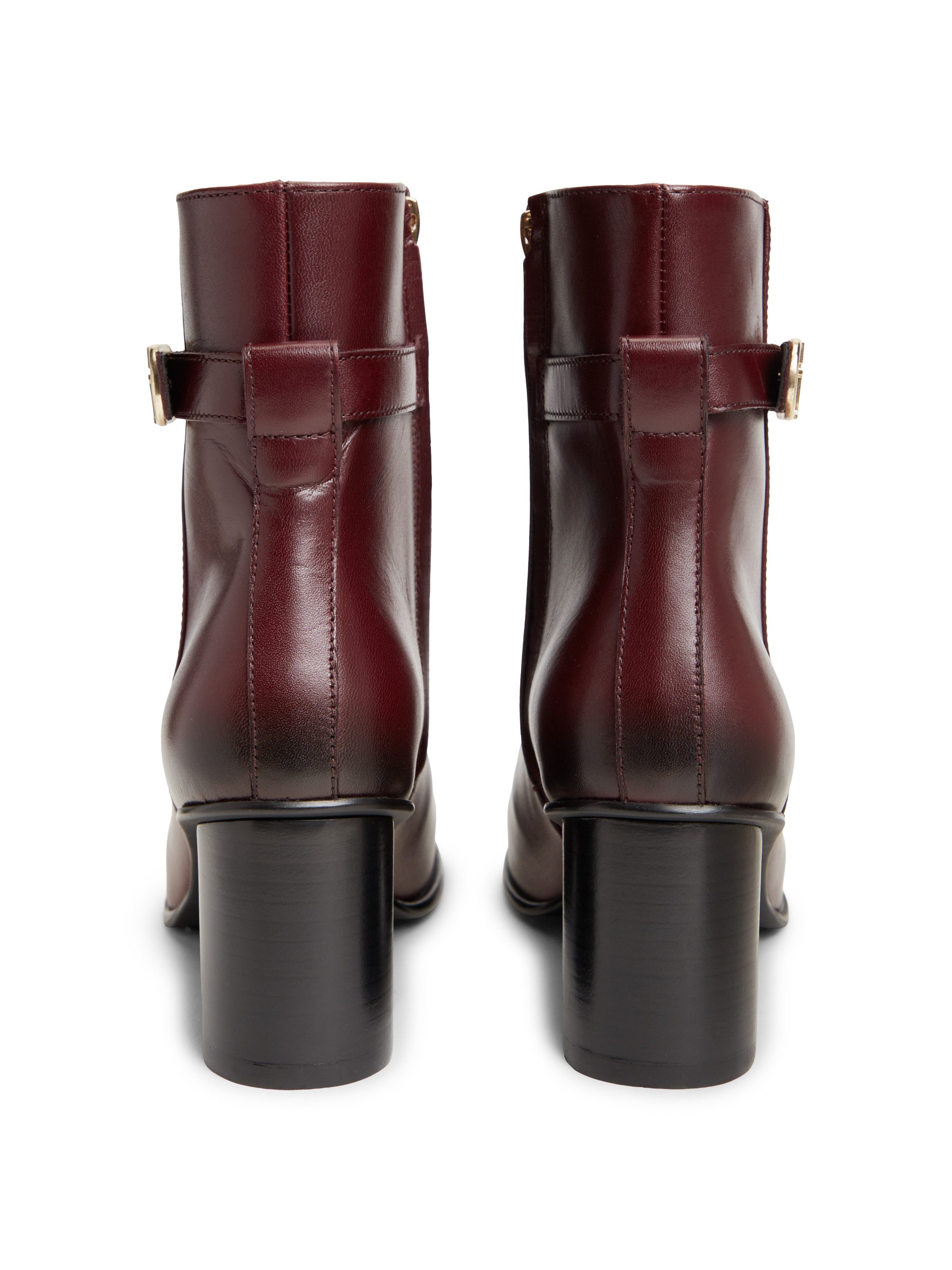 Tommy Hilfiger TH STRAP LEATHER BLOCK HEEL BOOT Stiefelette Herbstschuh, Businessschuh mit goldfarbenem Schmuckelement