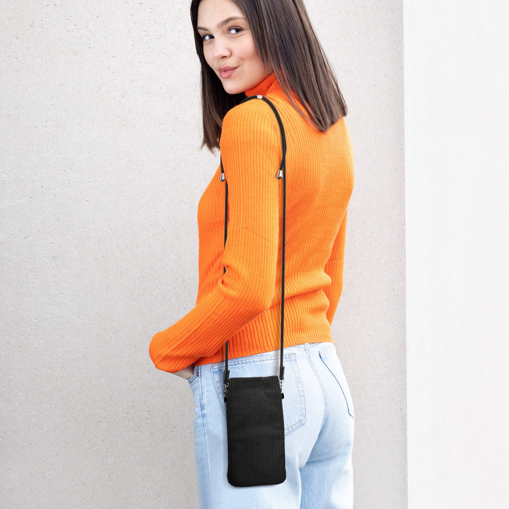 kwmobile Smartphone-Hülle Handytasche für Smartphones XL - 6,7/6,8" Handy Tasche, Cord Handy Hülle Schwarz mit Kordel - Handy Tasche