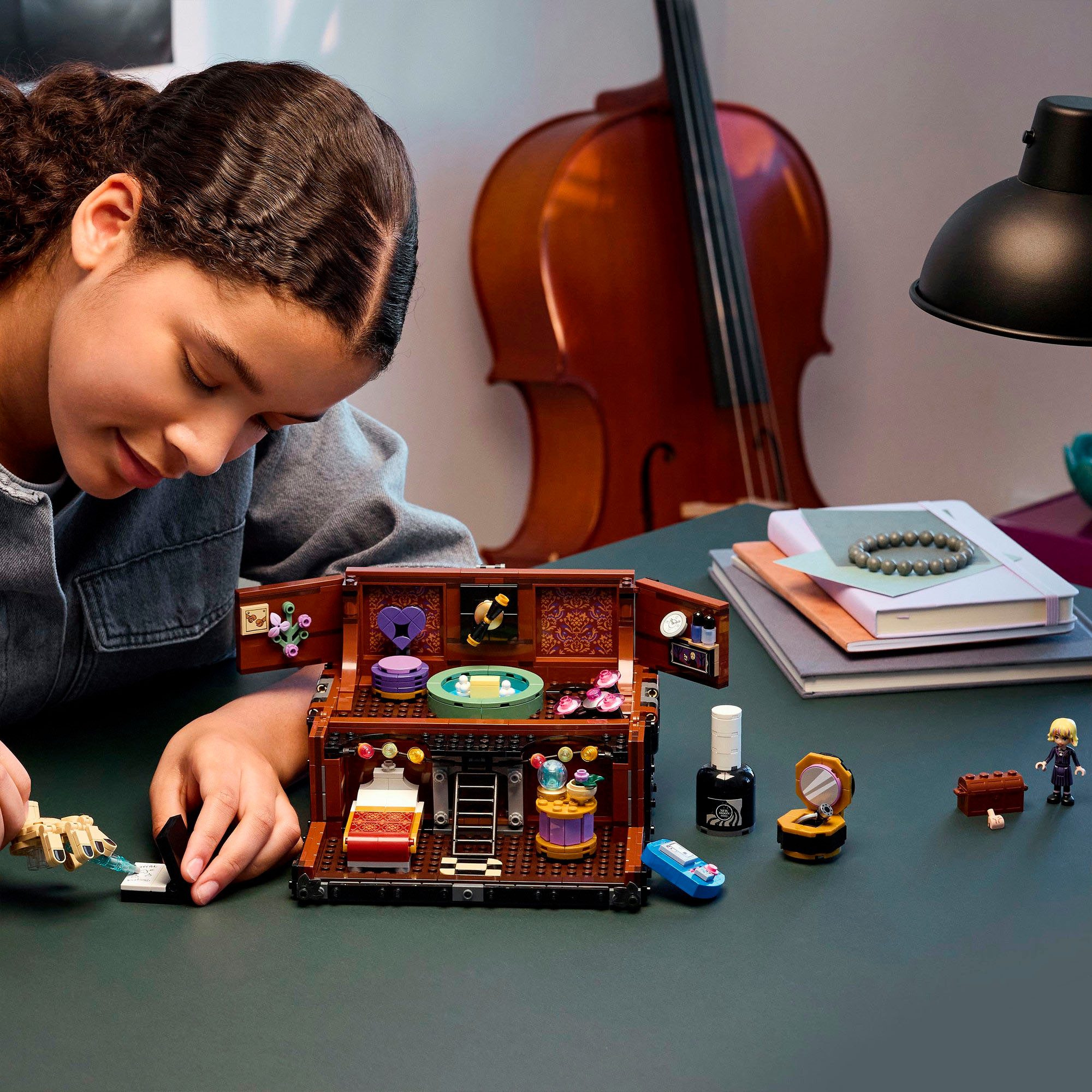 LEGO® Die Wohnung des Eiskalten Händchens (76785), LEGO Wednesday Konstrukt günstig online kaufen