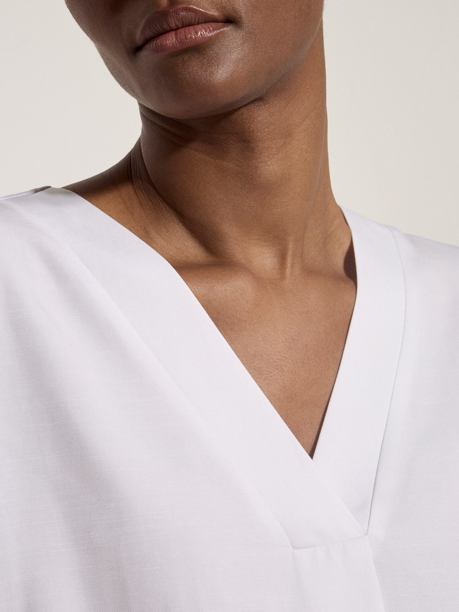 Apricot Blusenshirt Plissierte Bluse mit V-Ausschnitt