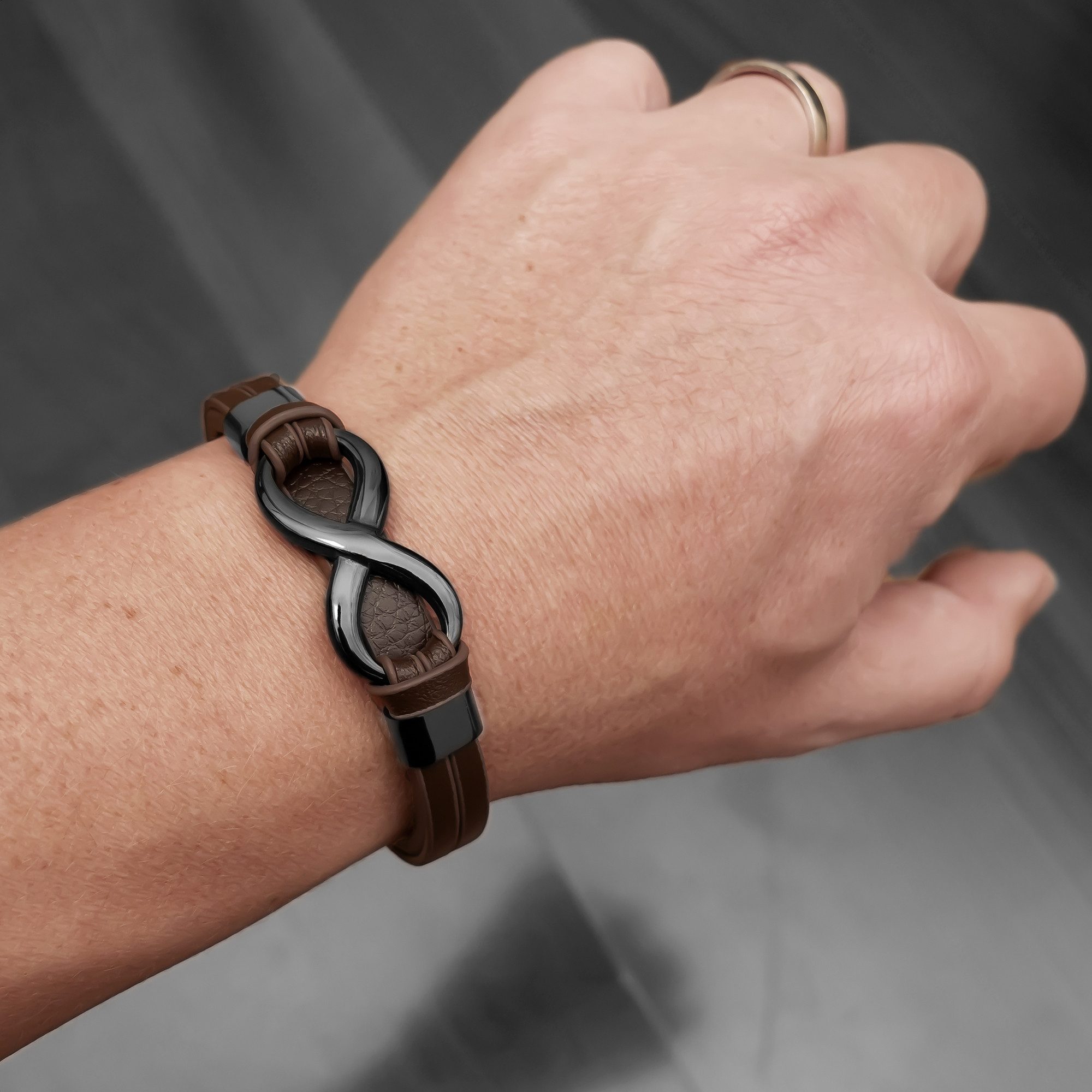UNIQAL.de Lederarmband Unendlichkeit Leder Armband "INFINITY" Herren (Edelstahl, Echtleder, Casual Style, Handgefertigt), Designed in Germany