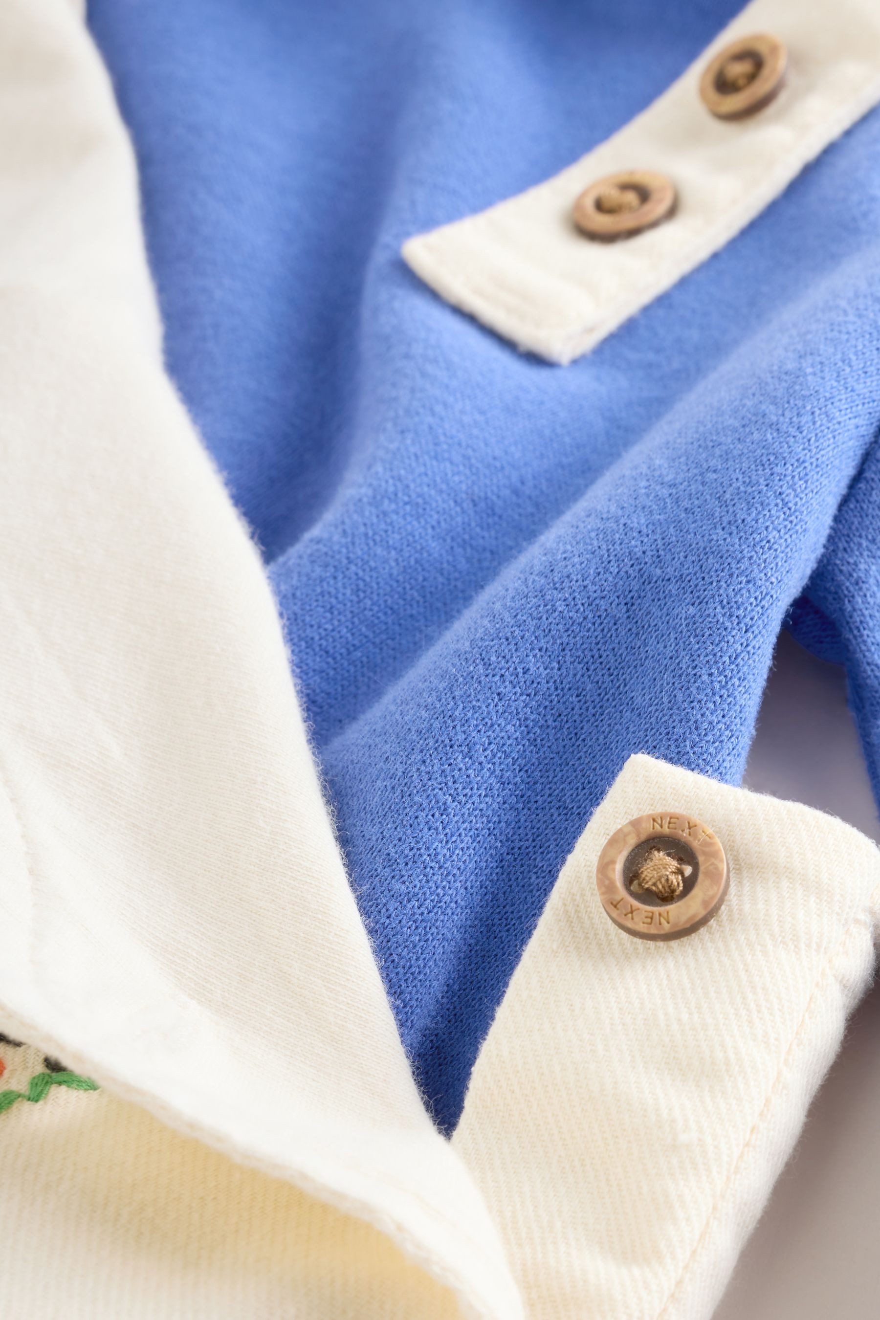 Next Body & Hose Twill-Latzhose und Bodysuit für Babys im Set (2-tlg)