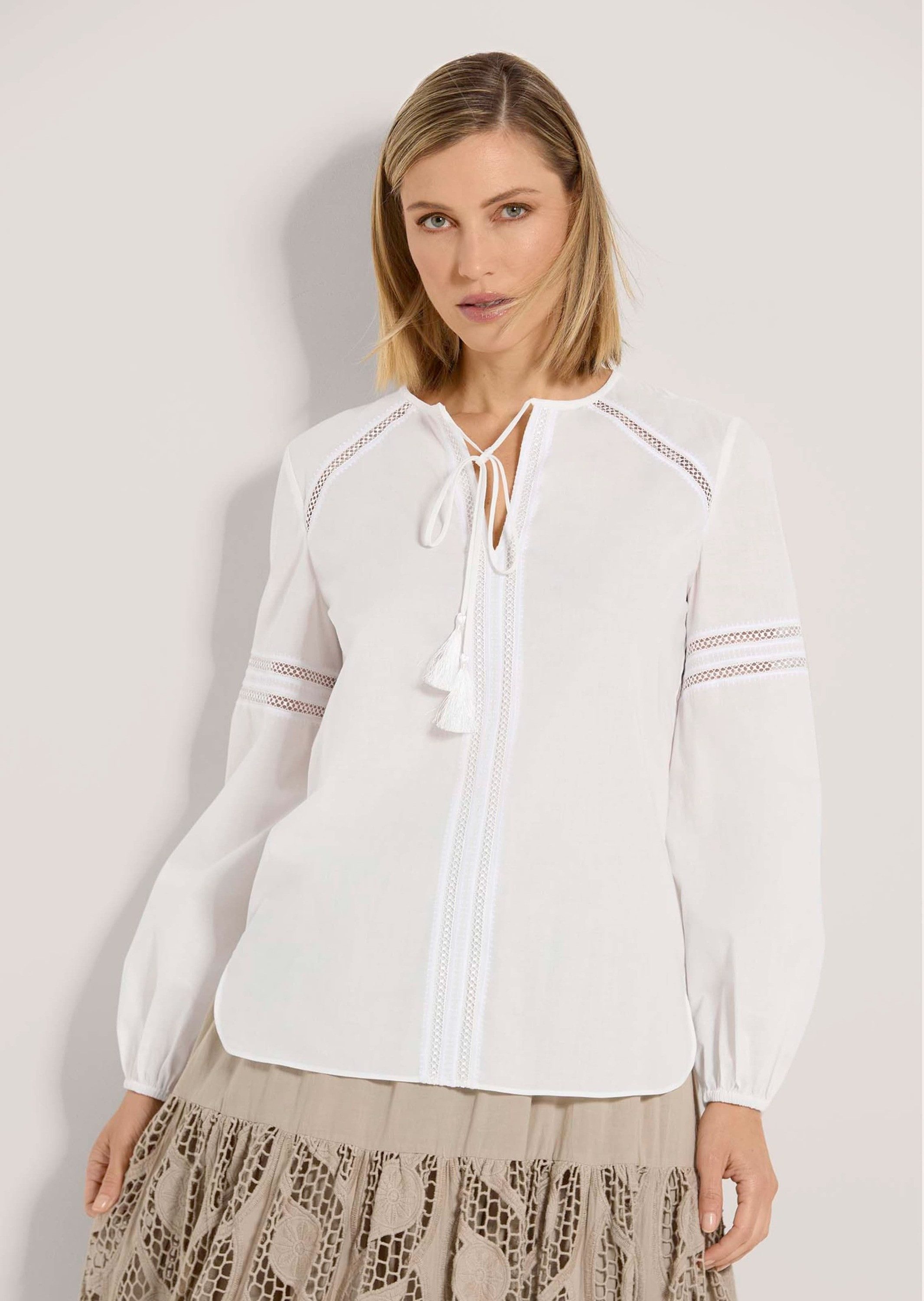 MADELEINE Langarmbluse Moderne Bluse mit Spitzeneinsätzen Lässige Baumwollbluse mit Rundhals und langen Ärmeln