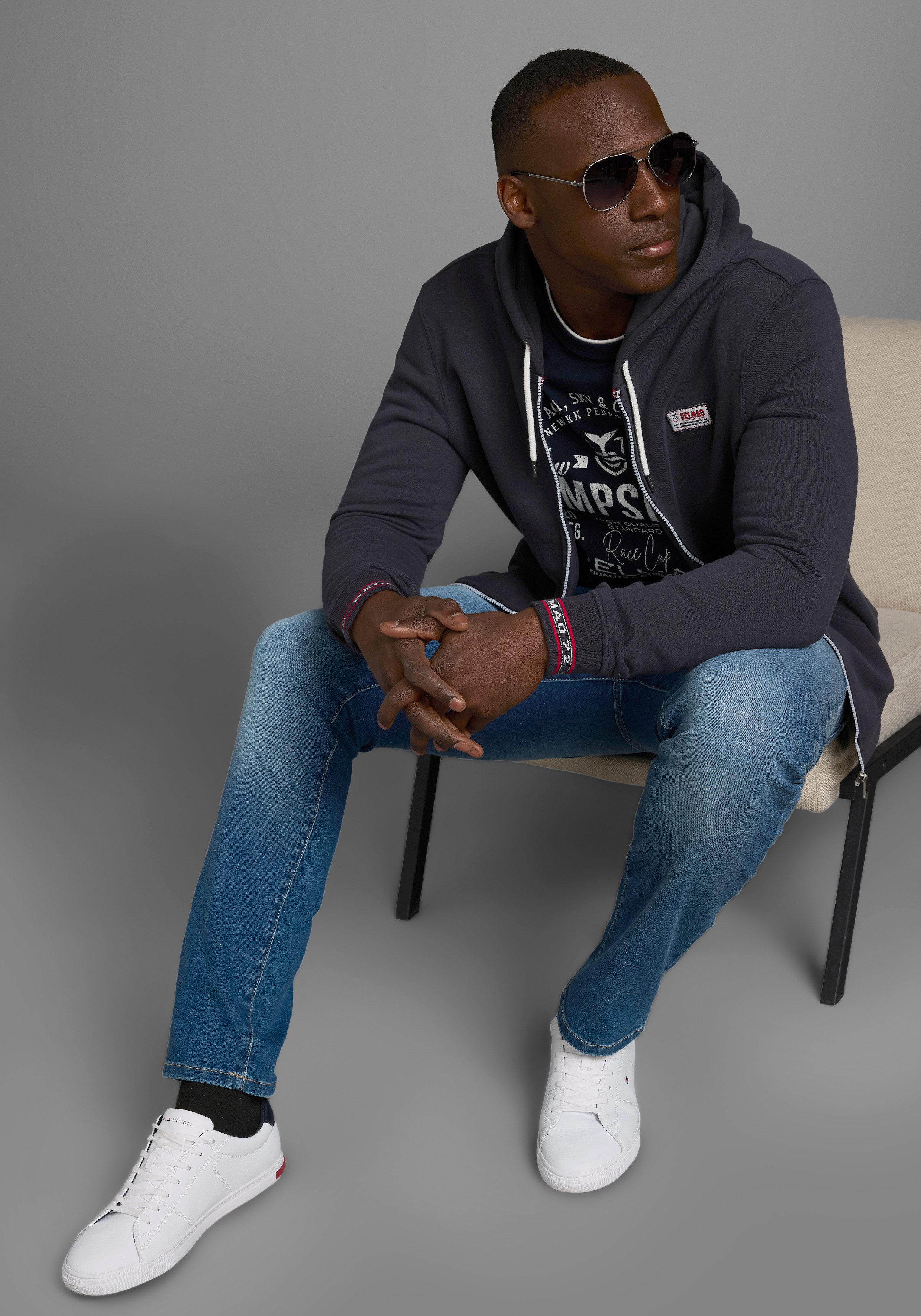 DELMAO Langarmshirt mit modernem Print - NEUE KOLLEKTION günstig online kaufen