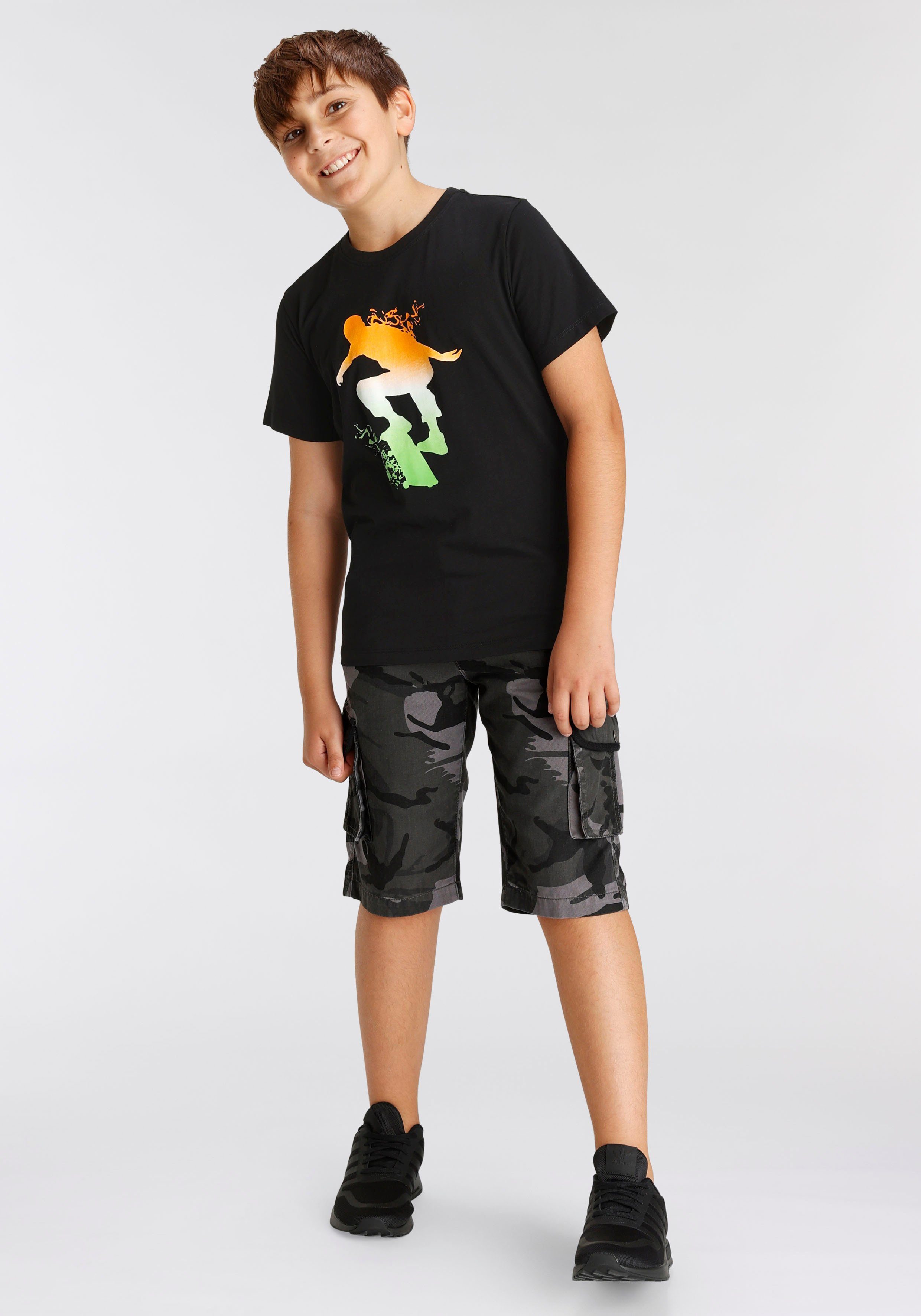 KIDSWORLD T-Shirt Skating - Druck Kurzarm, Basic-Passform, bedruckt, Rundhalsausschnitt