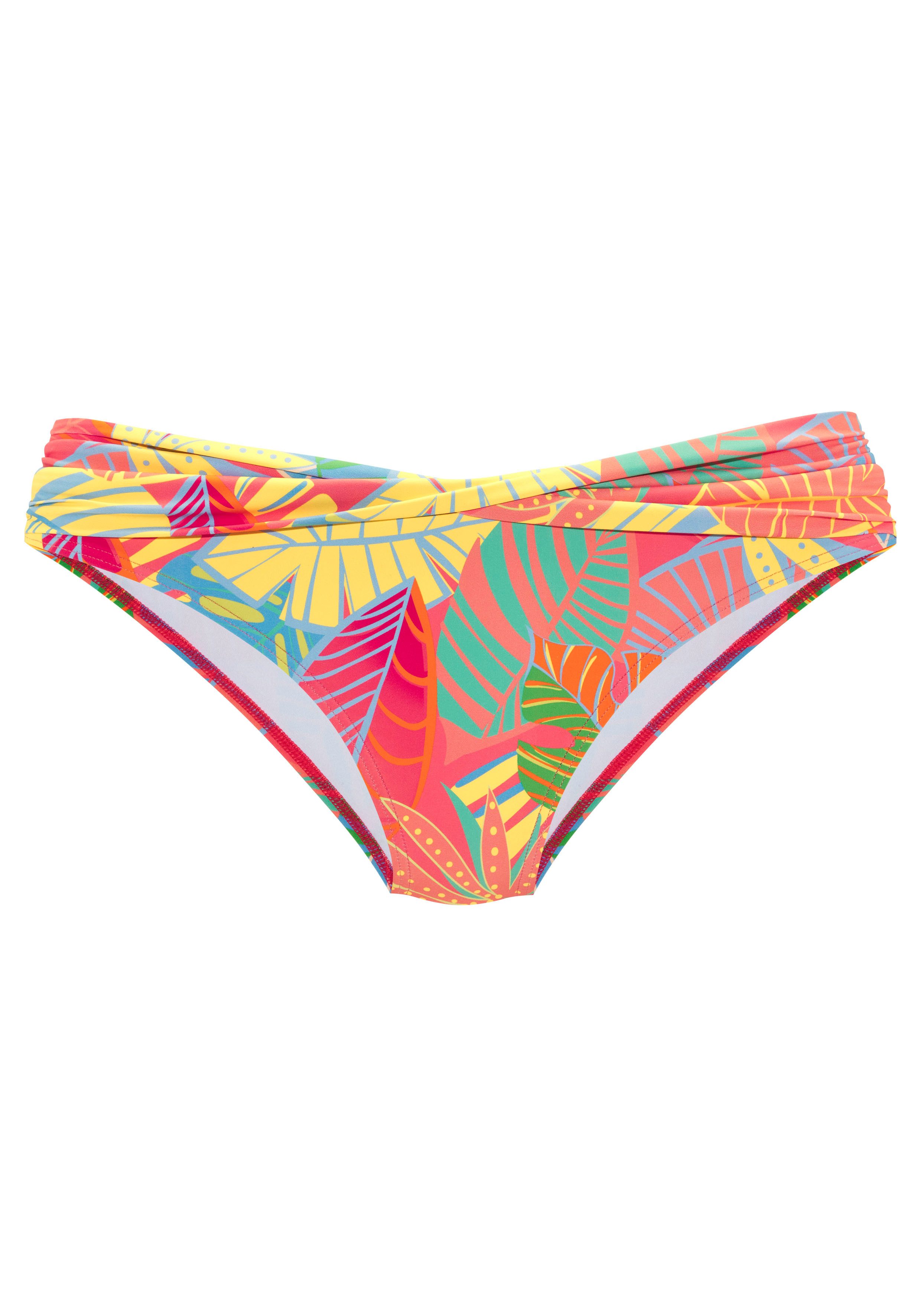 s.Oliver Bikini-Hose Yana mit stylischem Blätterdruck. € 34,99