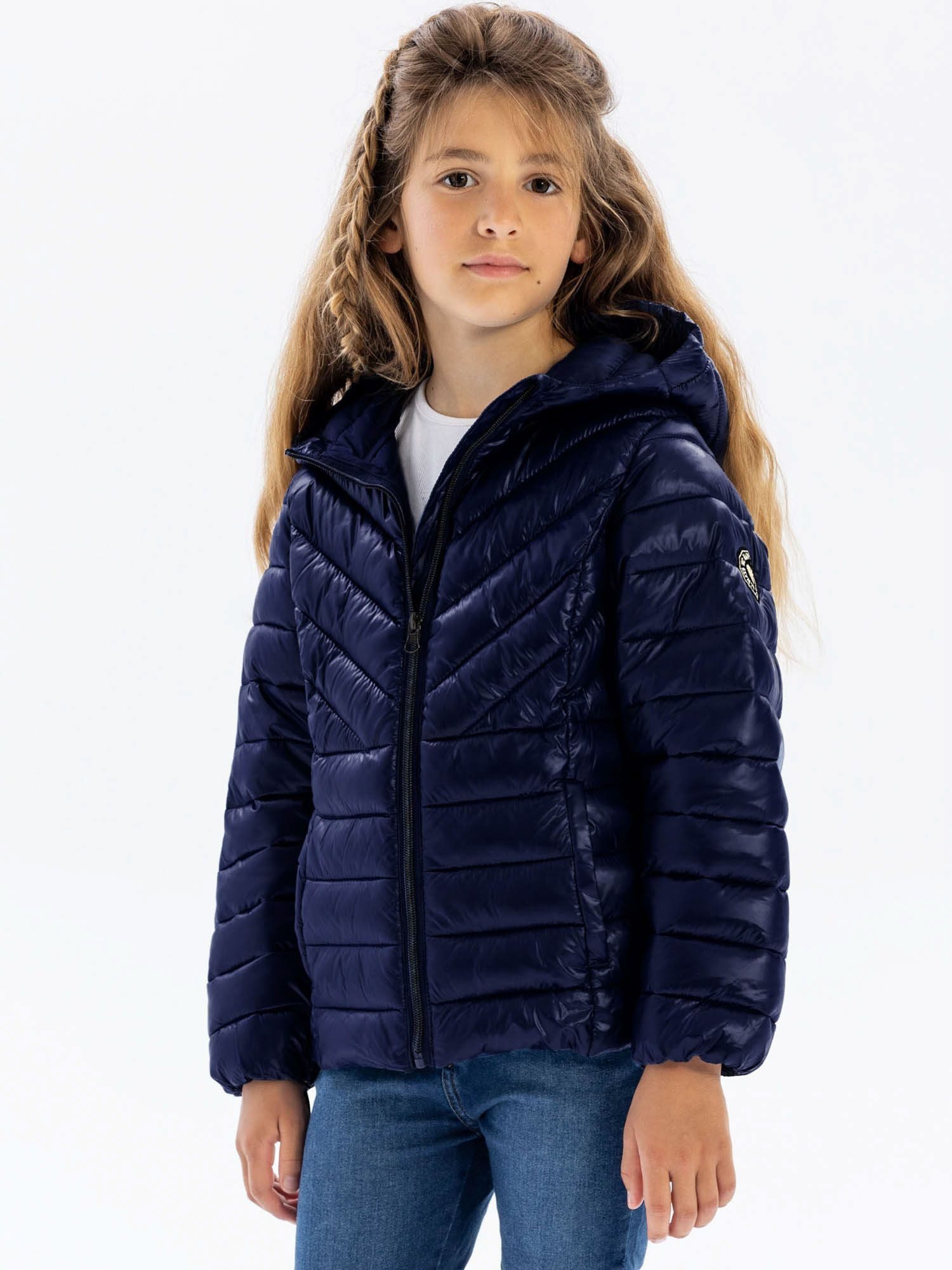 MINOTI Winterjacke Steppjacke mit Kapuze, im Metallic-Look Metallic-Look, trendiger Aufnäher, feste Kapuze