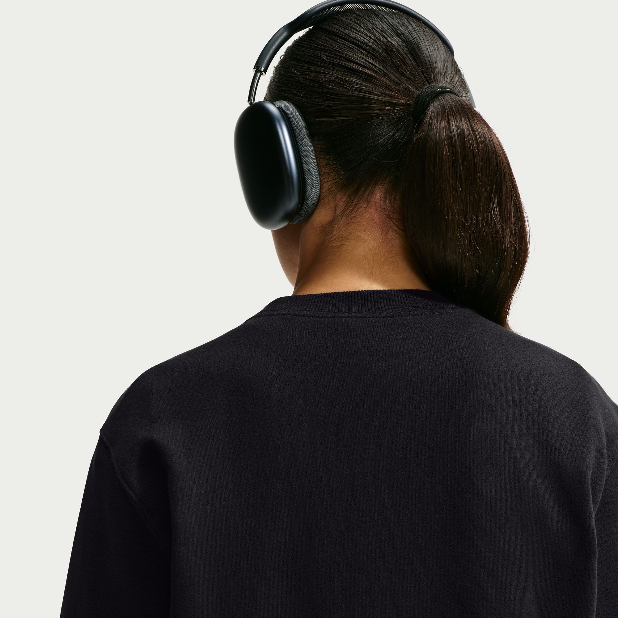 Nike Sportswear Sweatshirt W NK STDO FLC LW STD CREW mit Rundhalsausschnitt, aus angerauter Sweatware, in normaler Länge – Bild 3 von 5