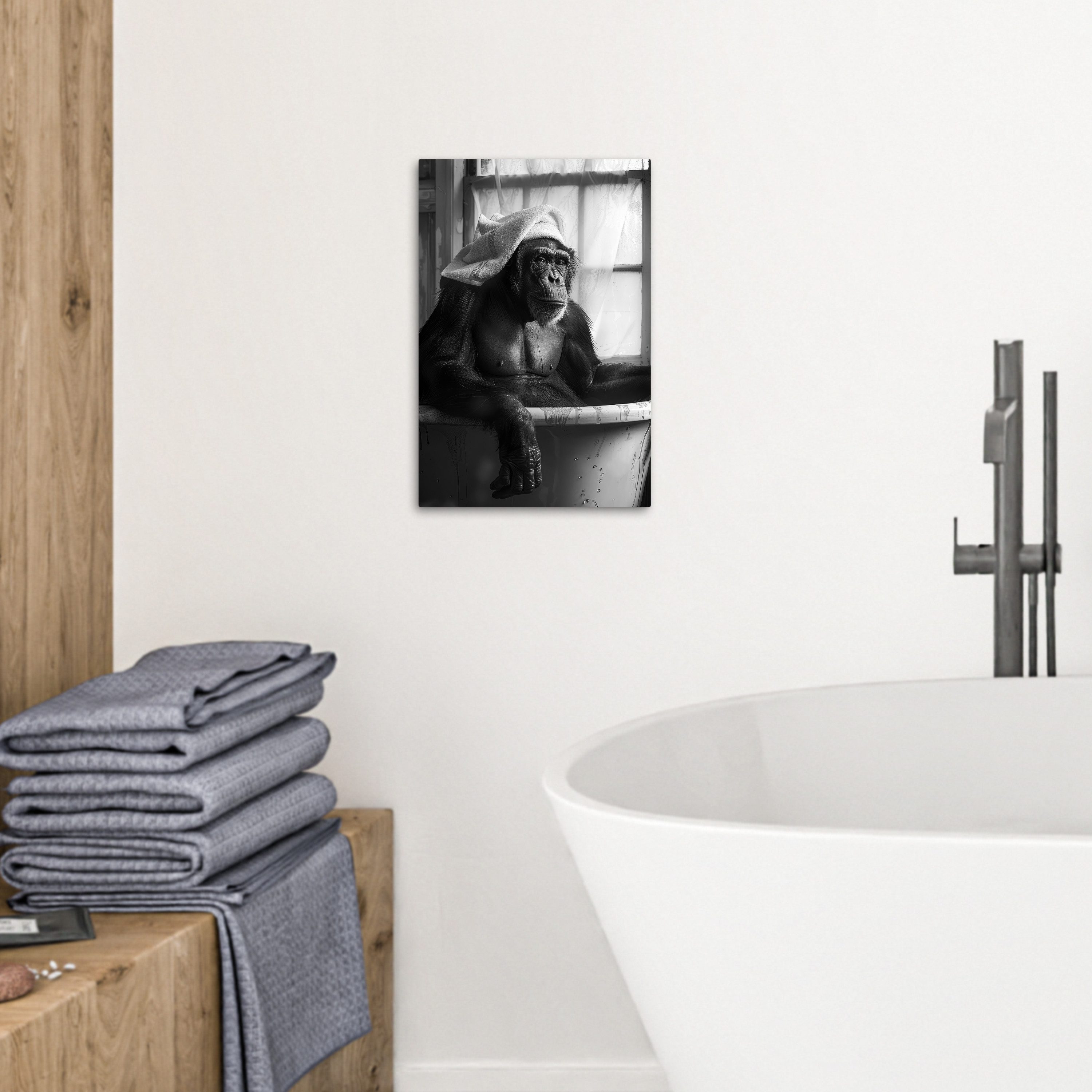 OneMillionCanvasses® Leinwandbild Affe - Tier - Bad - Schwarz - Weiß - Humor, Fotodruck (1 St), Badezimmer Deko, Bilder WC, Toilette Wanddeko 20x30 cm – Bild 3 von 5