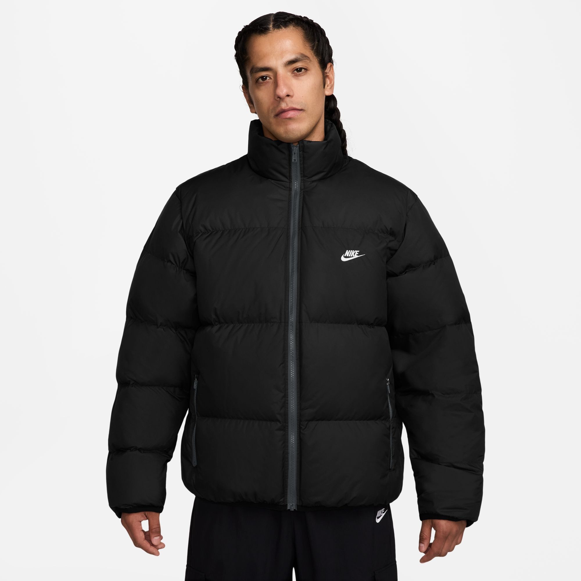 Nike Sportswear Outdoorjacke M NK TF CLUB PUFFER JACKET 650 mit windabweisendem Material, wasserabweisende Oberfläche