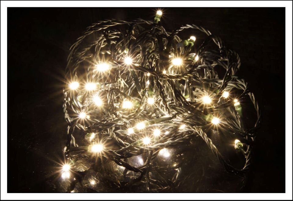 Spetebo LED-Lichterkette LED Weihnachts Außen Lichterkette - 30 m / 300 LED günstig online kaufen