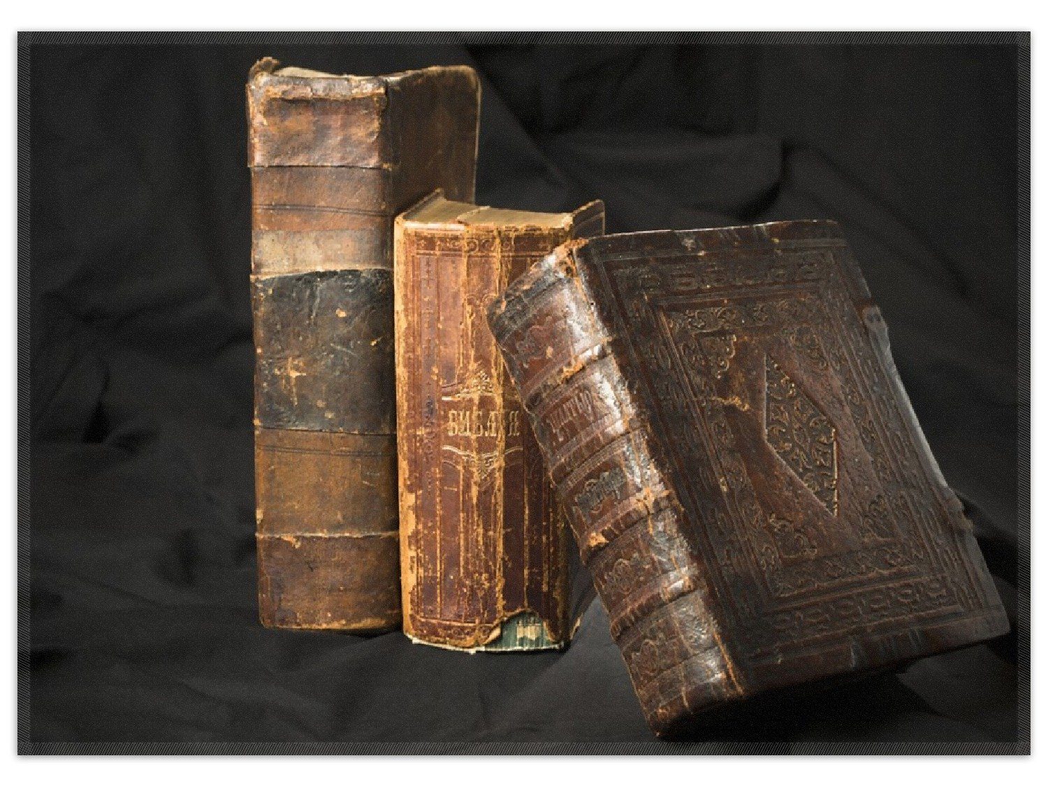 Teppich Alte Bücher mit abgenutztem Einband