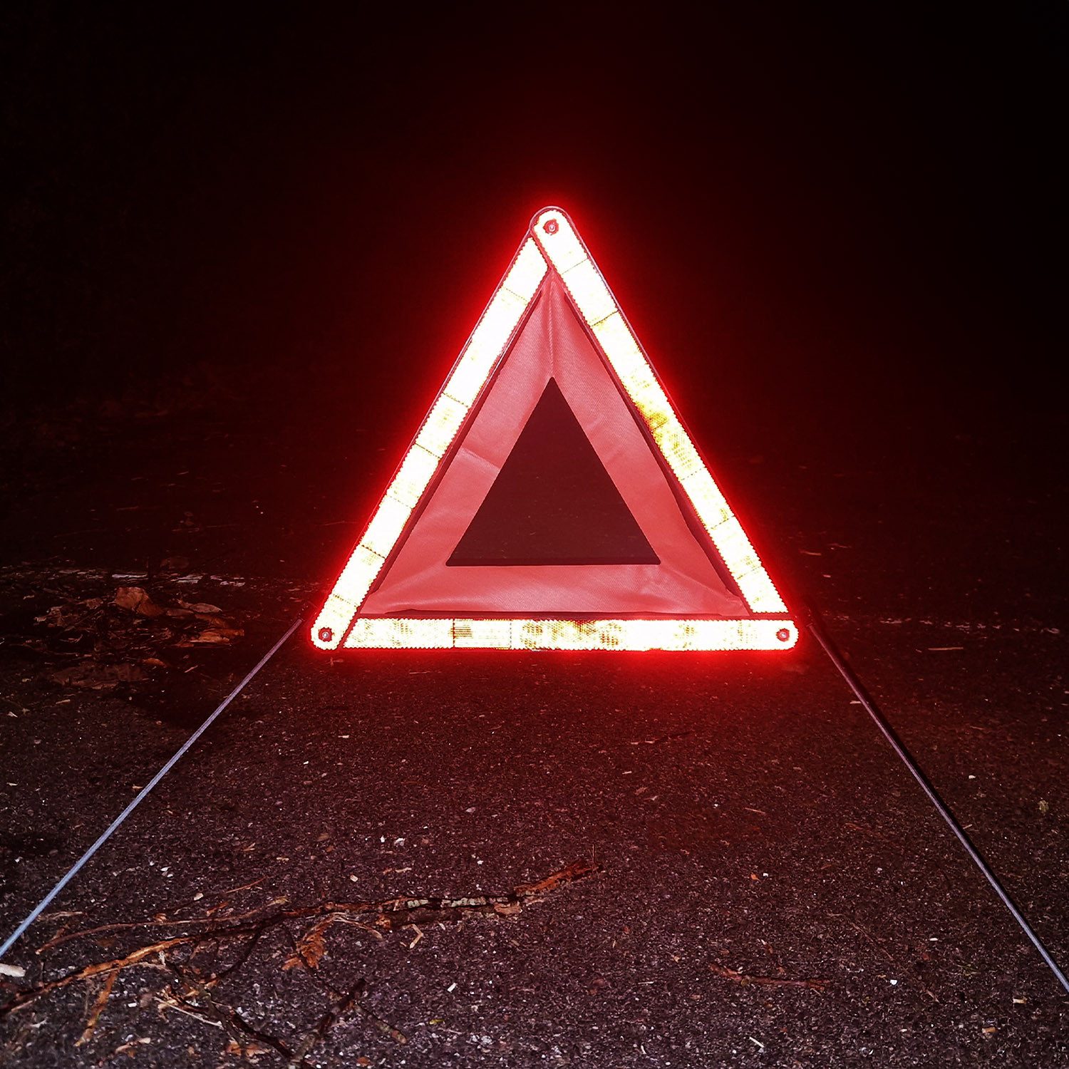 Impulse Innovation Warndreieck Warndreieck WTA-01 EURO Kompakt rot klappbar Kunststoff-Köcher, 1-tlg.