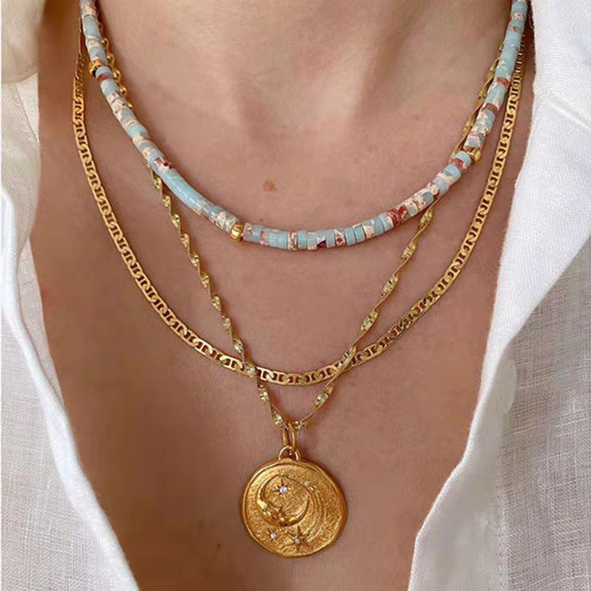 GOLDEN Charm-Kette Sommerliche Medusa Halskette aus Glasperlen, Edelsteinen 18K vergoldet Kleiner Luna Star