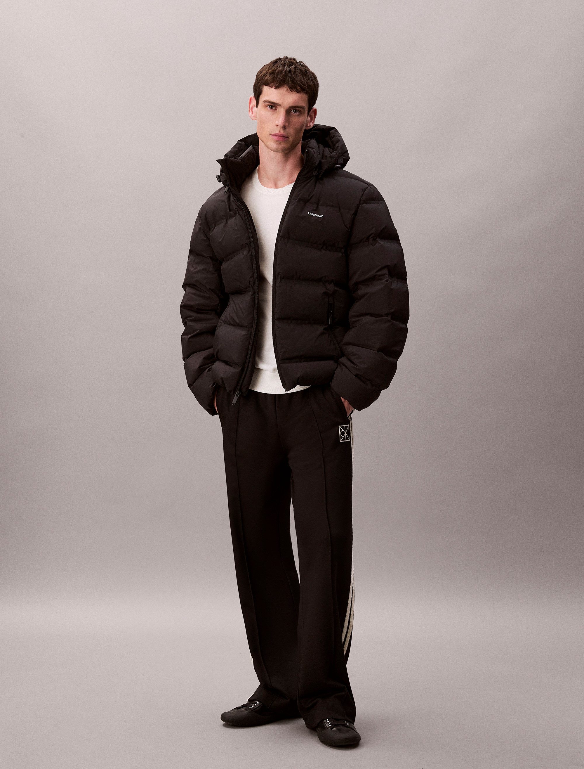 Calvin Klein Jeans Steppjacke LS QUILTED BONDED CHANNEL HD PUF Mit Rundhalsausschnitt, regular fit – Bild 5 von 5