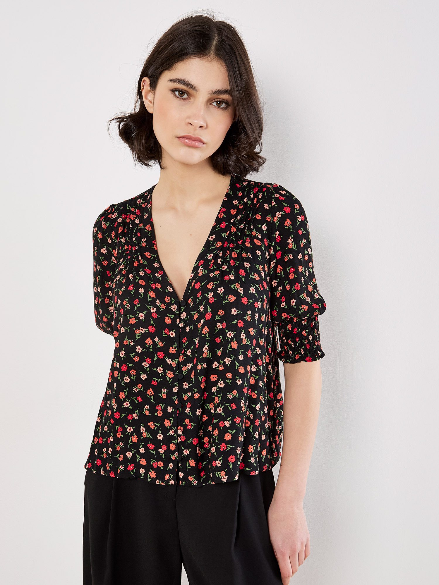 Apricot Shirtbluse Verspielte Bluse, mit Blumenmuster günstig online kaufen