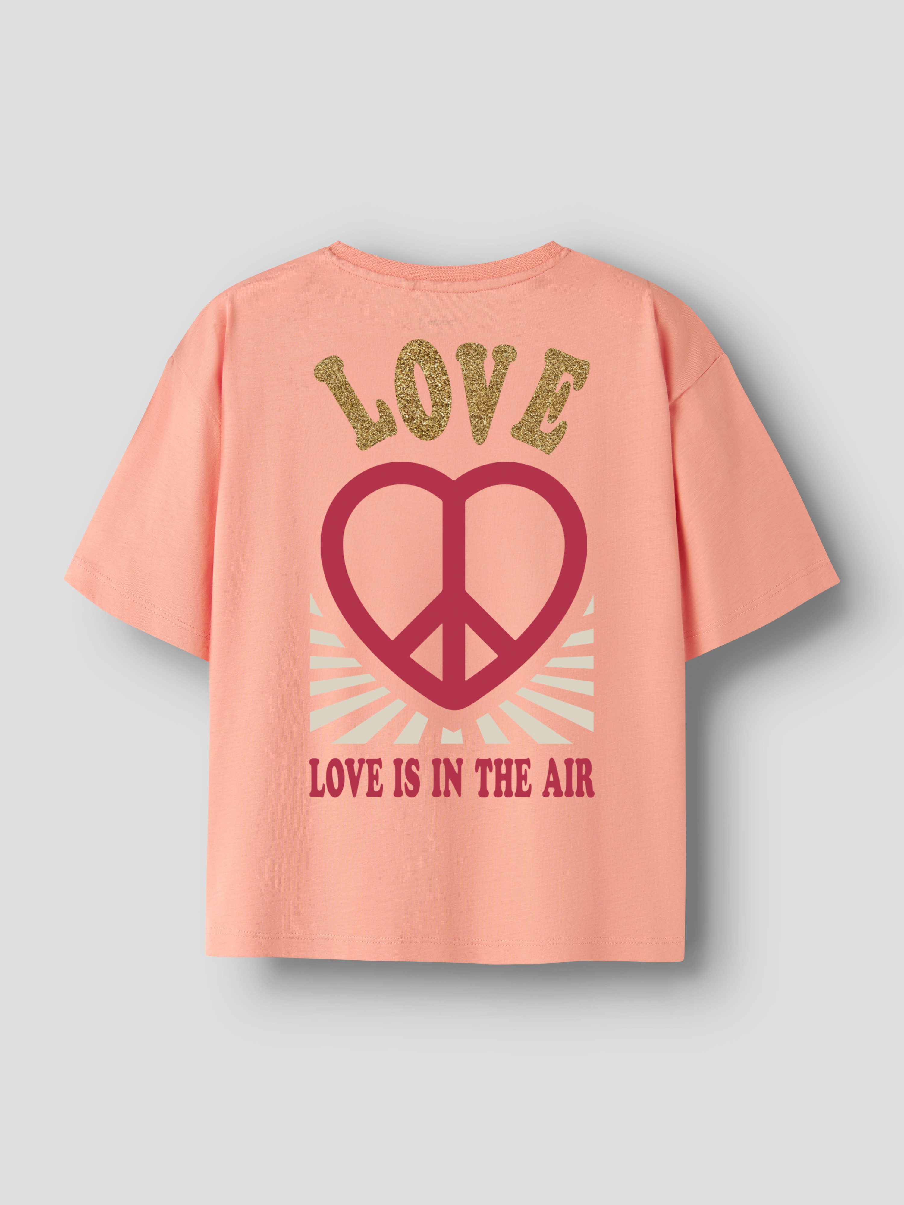 Name It Kurzarmshirt NKFKALI SS RLX TOP PS NOOS Baumwolle, mit Rückenprint und Glitzer – Bild 4 von 5