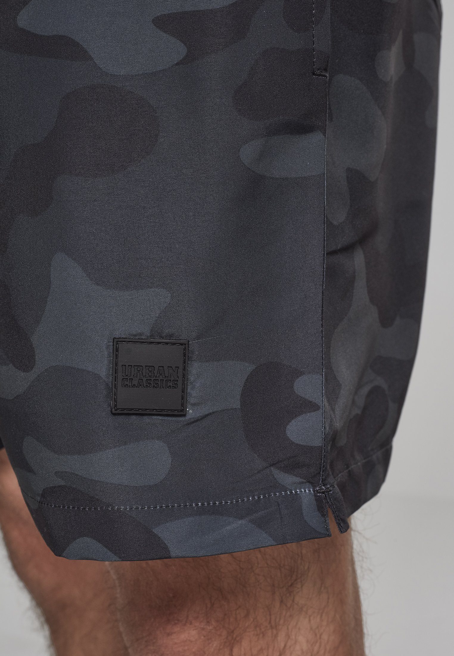 URBAN CLASSICS Badeshorts Urban Classics Herren Camo Swim Shorts