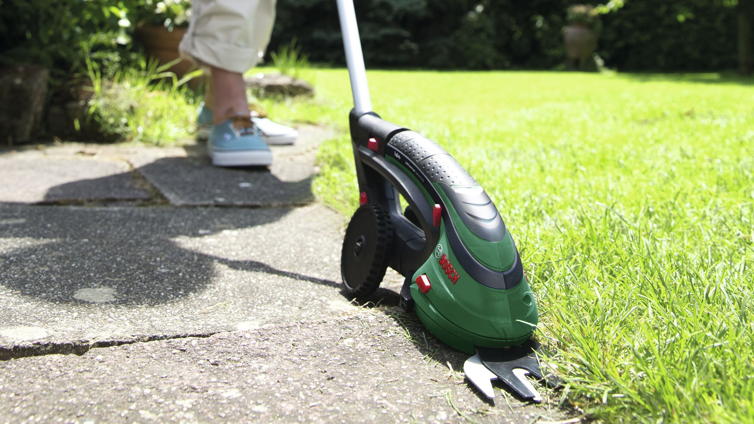 BOSCH Akku-Strauchschere Isio, Gras- und Strauchschere Ohne Akku - in Aufbewahrungshülle