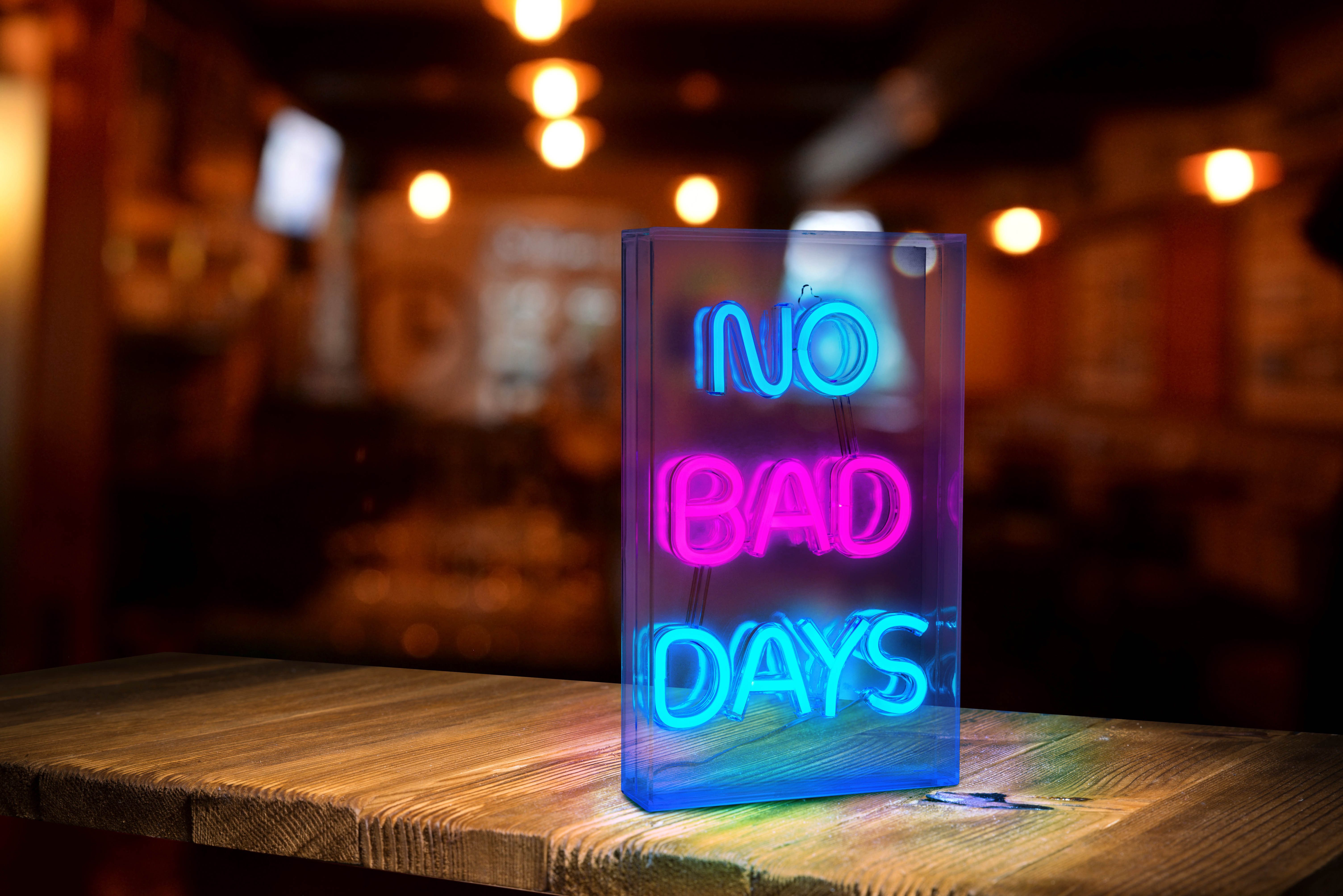 näve LED Dekolicht NO BAD DAYS, USB-Anschluss mit Ladefunktion, LED fest integriert, blau, rot, Schriftzug beleuchtet blau rot, Tisch- Wandfunktion, transparent, USB