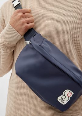 s.Oliver Tragetasche Crossbody Bag aus Nylon, Label-Patch