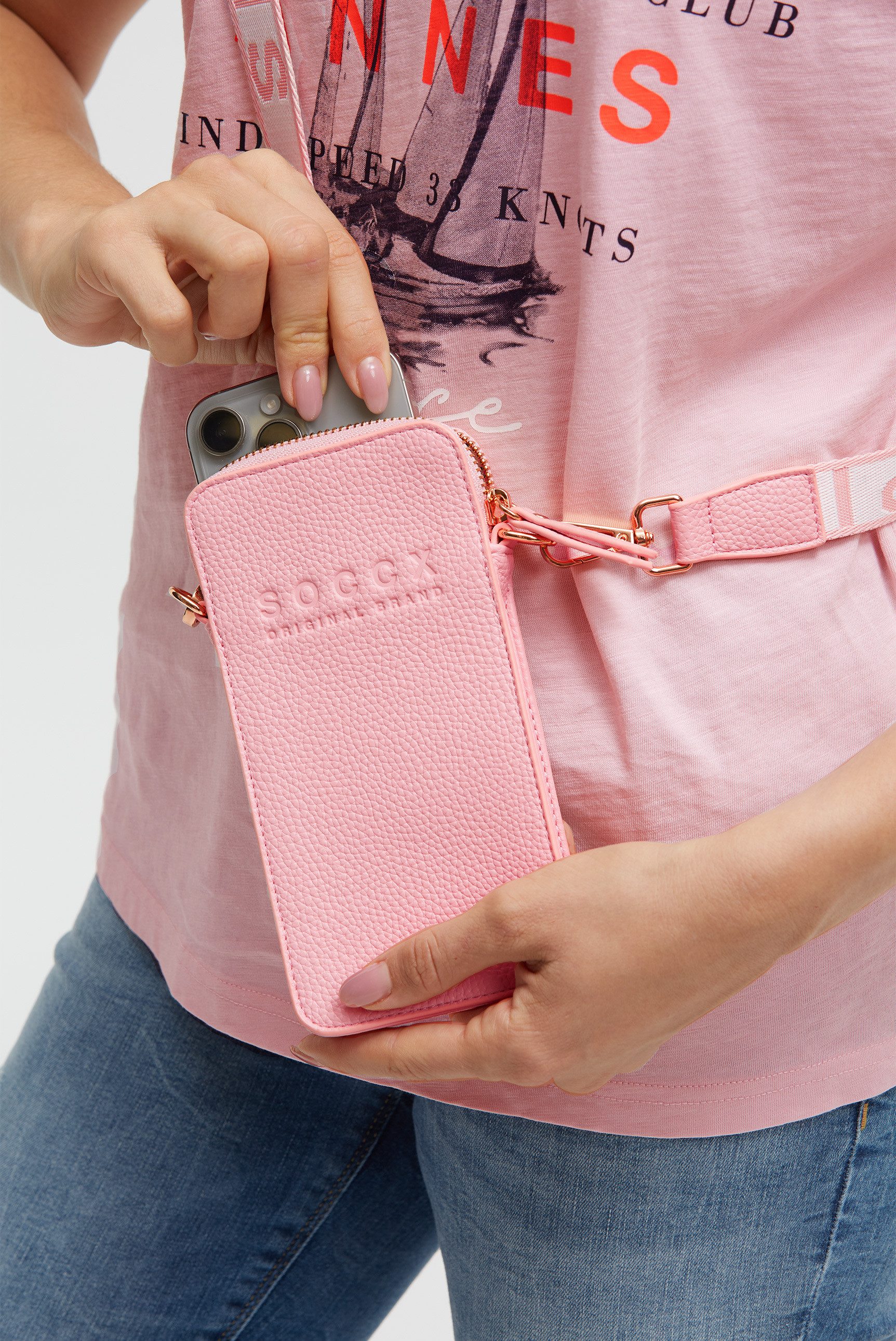 SOCCX Handytasche, mit abnehmbarem Schulterriemen