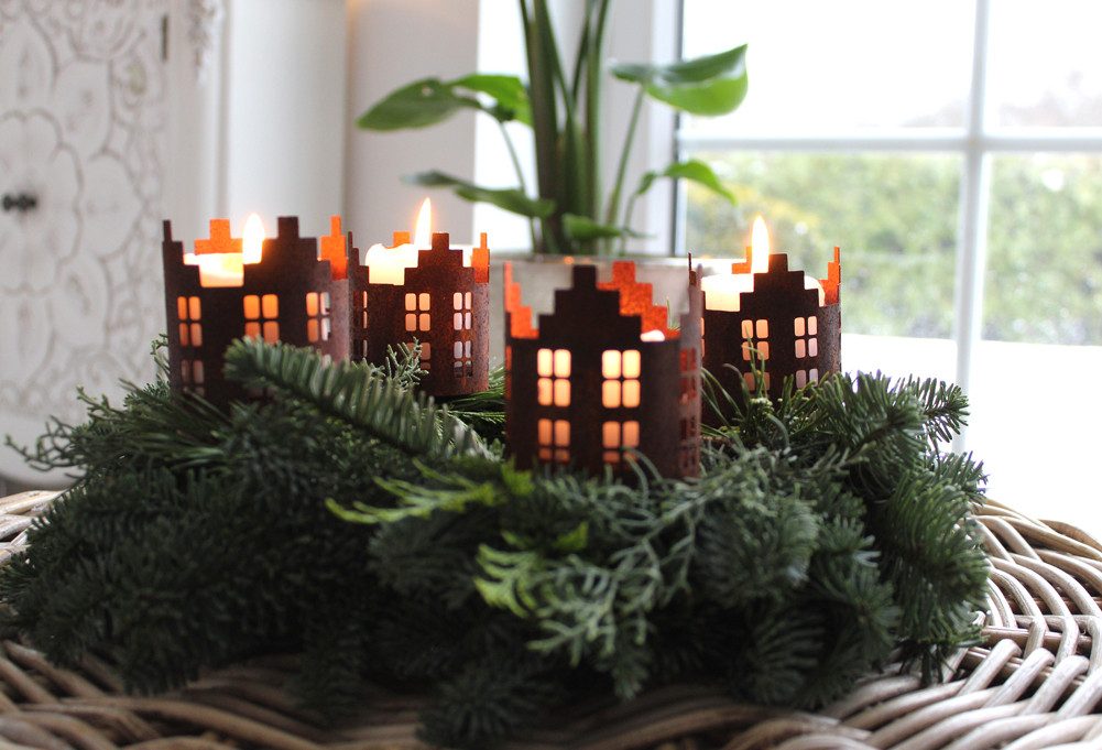 LB H&F Lilienburg Kerzenhalter Kerzenhalter Kerzenstecker Kerzenteller Kerzenpick für Advent (Herbstdeko Tischdeko Laterne Windlicht Rosthaus Rostlaterne Wohnzimmer Weihnachtsdeko Weihnachten Weihnachtshaus außen Garten Mutter Mama Winter Eingang Teelichthaus Adventskranzstecker Kerzenhaus weihnachtskranz weihnachtsschmuck tischschmuck adventsgesteck metall vintage antik nostalgie kerzenteller basteln adventskerzenhalter adventsstecker adventskerzen diyselber selbst binden dekorieren schmücken verzieren Ideen Dekolicht zuhause Teelicht Licht Beleuchtung Winterhaus Rostdeko Geschenk Dekofigur Dekohaus Fenster Tisch Herbst Herbstdeko Geschenkset, Deko Adventsdeko Metall Haus Häuser Lichthaus Metallhaus zum Stecken), Adventskranz Adventskranzstecker Adventsstecker Halter Halterung Kerze