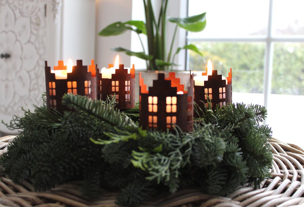 LB H&F Lilienburg Kerzenhalter Kerzenhalter Kerzenstecker Kerzenteller Kerzenpick für Advent (Herbstdeko Tischdeko Laterne Windlicht Rosthaus Rostlaterne Wohnzimmer Weihnachtsdeko Weihnachten Weihnachtshaus außen Garten Mutter Mama Winter Eingang Teelichthaus Adventskranzstecker Kerzenhaus weihnachtskranz weihnachtsschmuck tischschmuck adventsgesteck metall vintage antik nostalgie kerzenteller basteln adventskerzenhalter adventsstecker adventskerzen diyselber selbst binden dekorieren schmücken verzieren Ideen Dekolicht zuhause Teelicht Licht Beleuchtung Winterhaus Rostdeko Geschenk Dekofigur Dekohaus Fenster Tisch Herbst Herbstdeko Geschenkset, Deko Adventsdeko Metall Haus Häuser Lichthaus Metallhaus zum Stecken), Adventskranz Adventskranzstecker Adventsstecker Halter Halterung Kerze