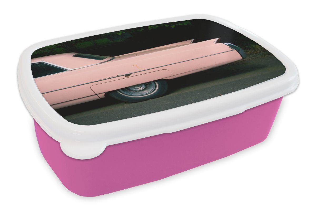 MuchoWow Lunchbox Rückansicht eines Oldtimers, Kunststoff, (2-tlg), Brotbox für Erwachsene, Brotdose Kinder, Snackbox, Mädchen, Kunststoff rosa