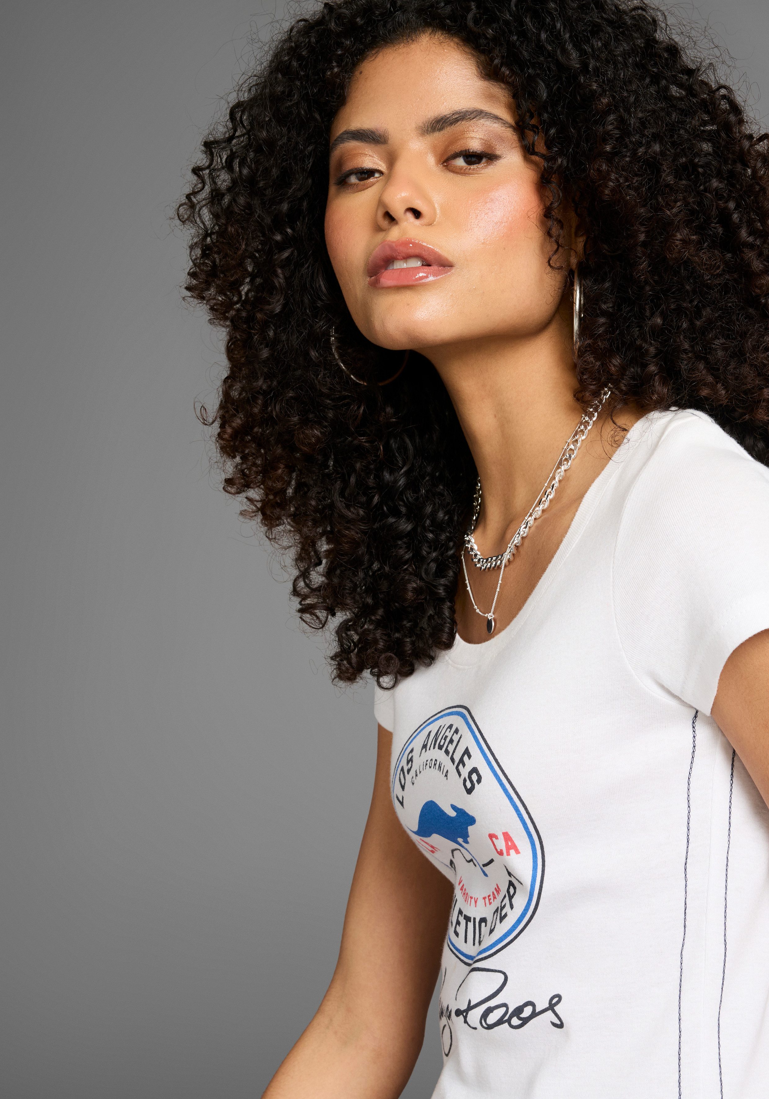 KangaROOS T-Shirt Kurzarm, sehr figurbetont, im Vintage-Design, Rundhalsausschnitt