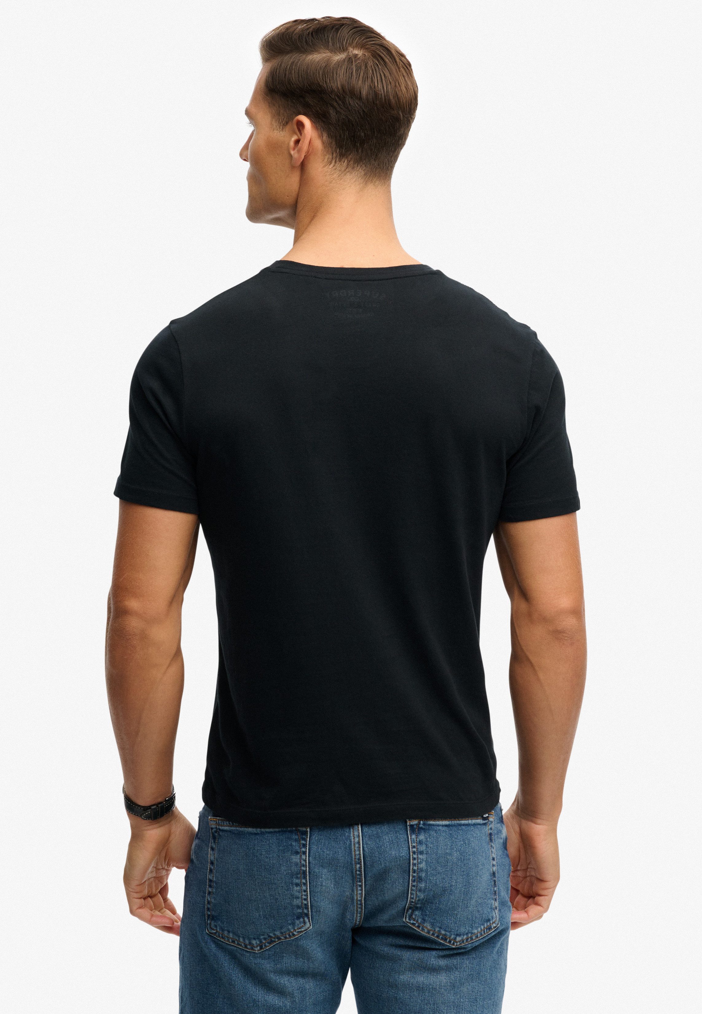 Superdry Rundhalsshirt CLASSIC ESSENTIAL TEE Relaxed Fit, aus Baumwolle und Single Jersey, mit Rundhalsausschnitt