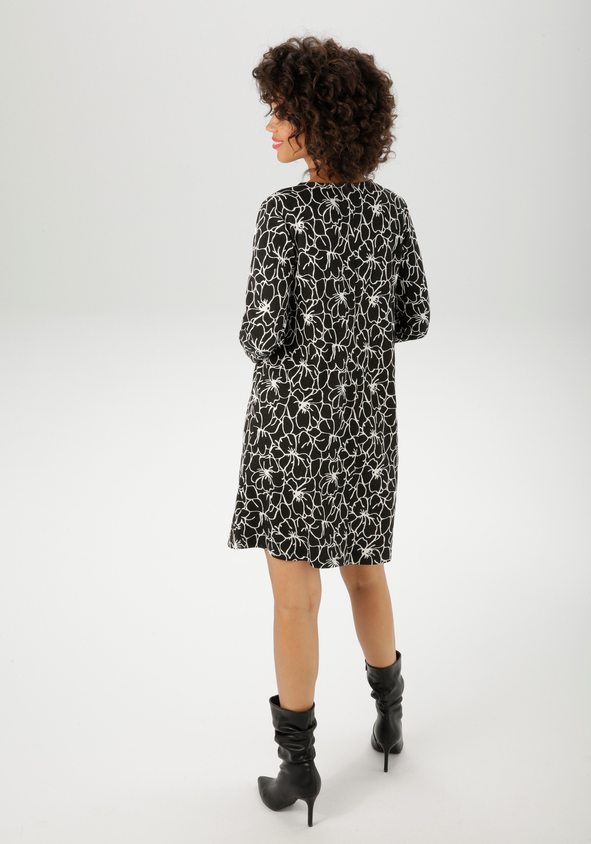 Aniston CASUAL Jerseykleid mit grafischen Blüten - jedes Teil ein Unikat