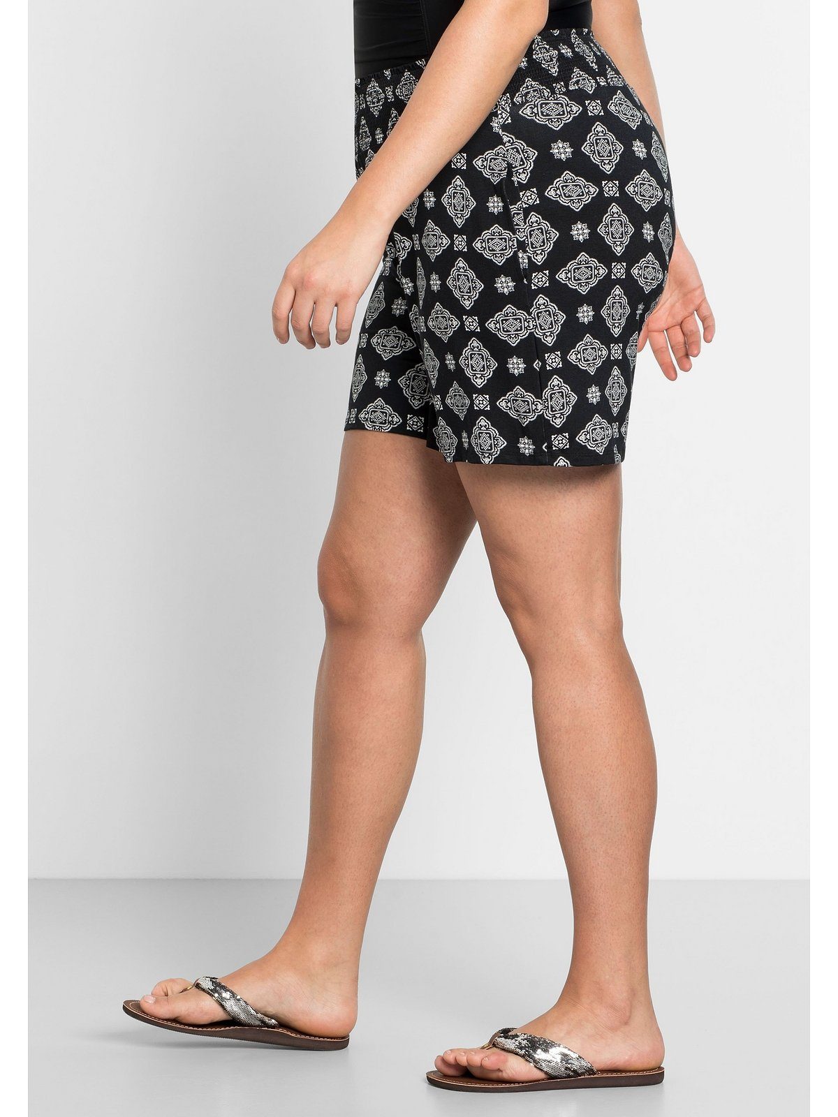 Sheego Shorts Große Größen mit Smokbund und zwei Taschen