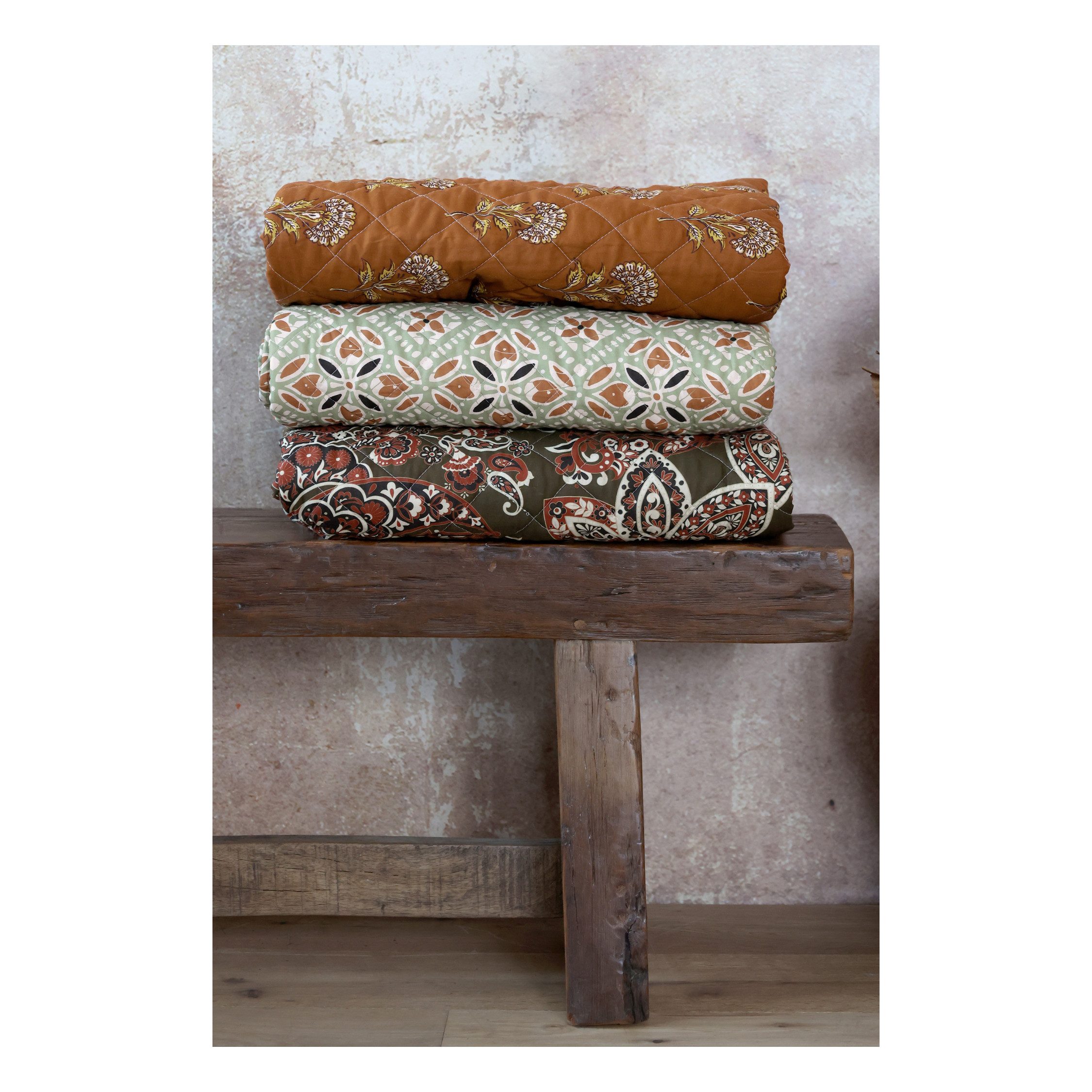 Chic Antique Tagesdecke Chic Antique Aix Quilt mit Batikmuster