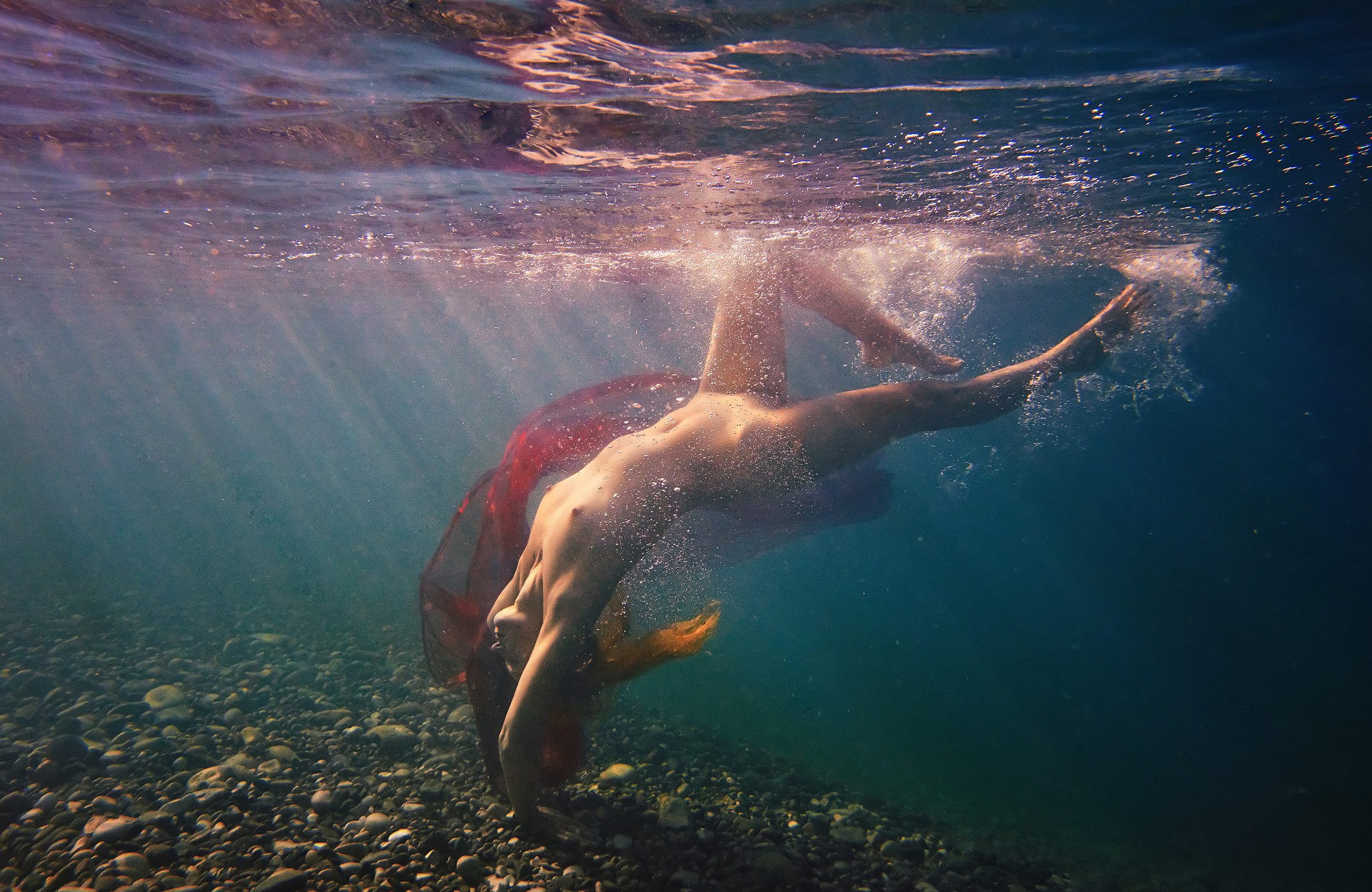 Fototapete VLIES-Tapete Premium "KUNSTFOTO Frau im Wasser"