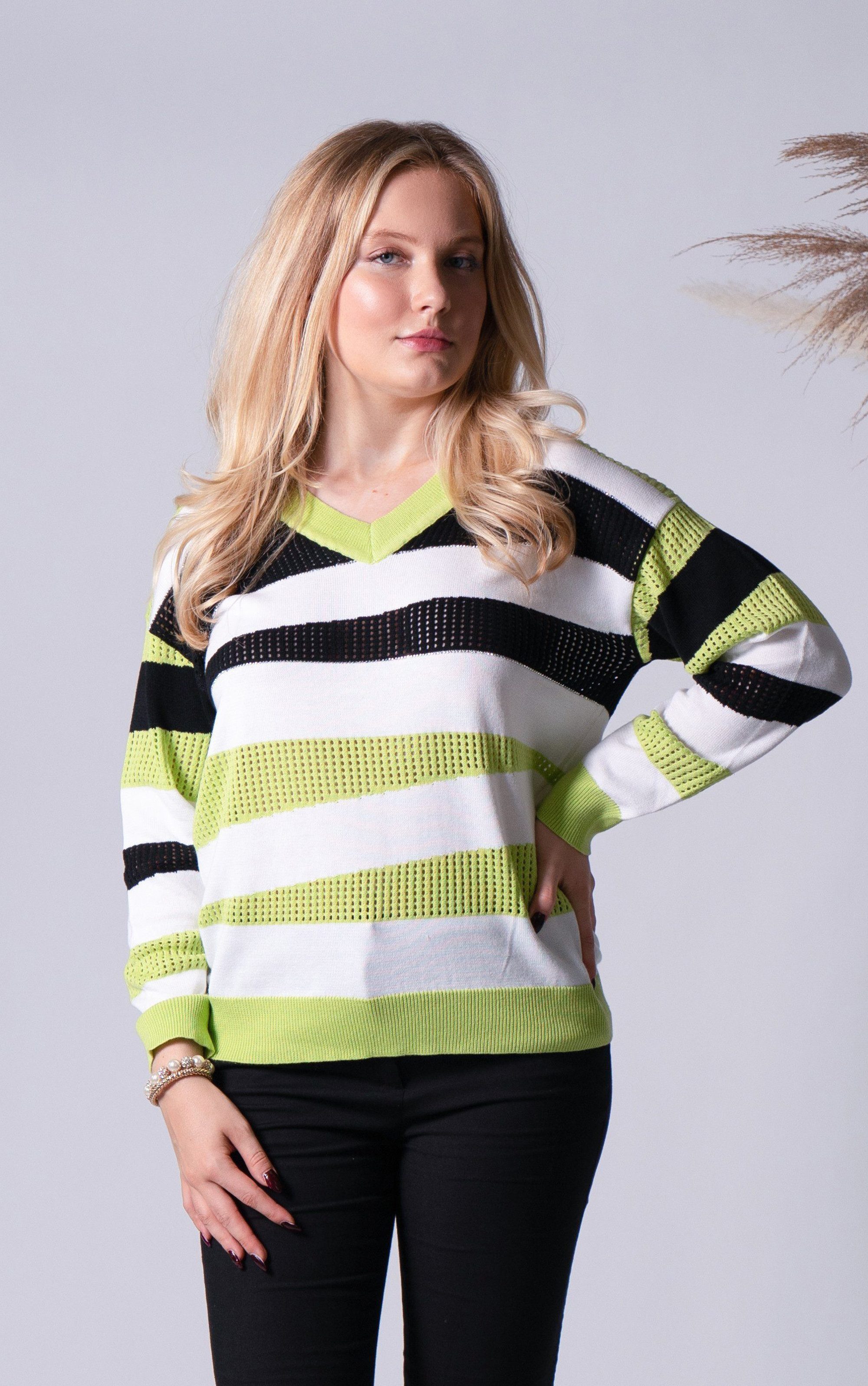 Streifenpullover mit asymmetrischen Streifen