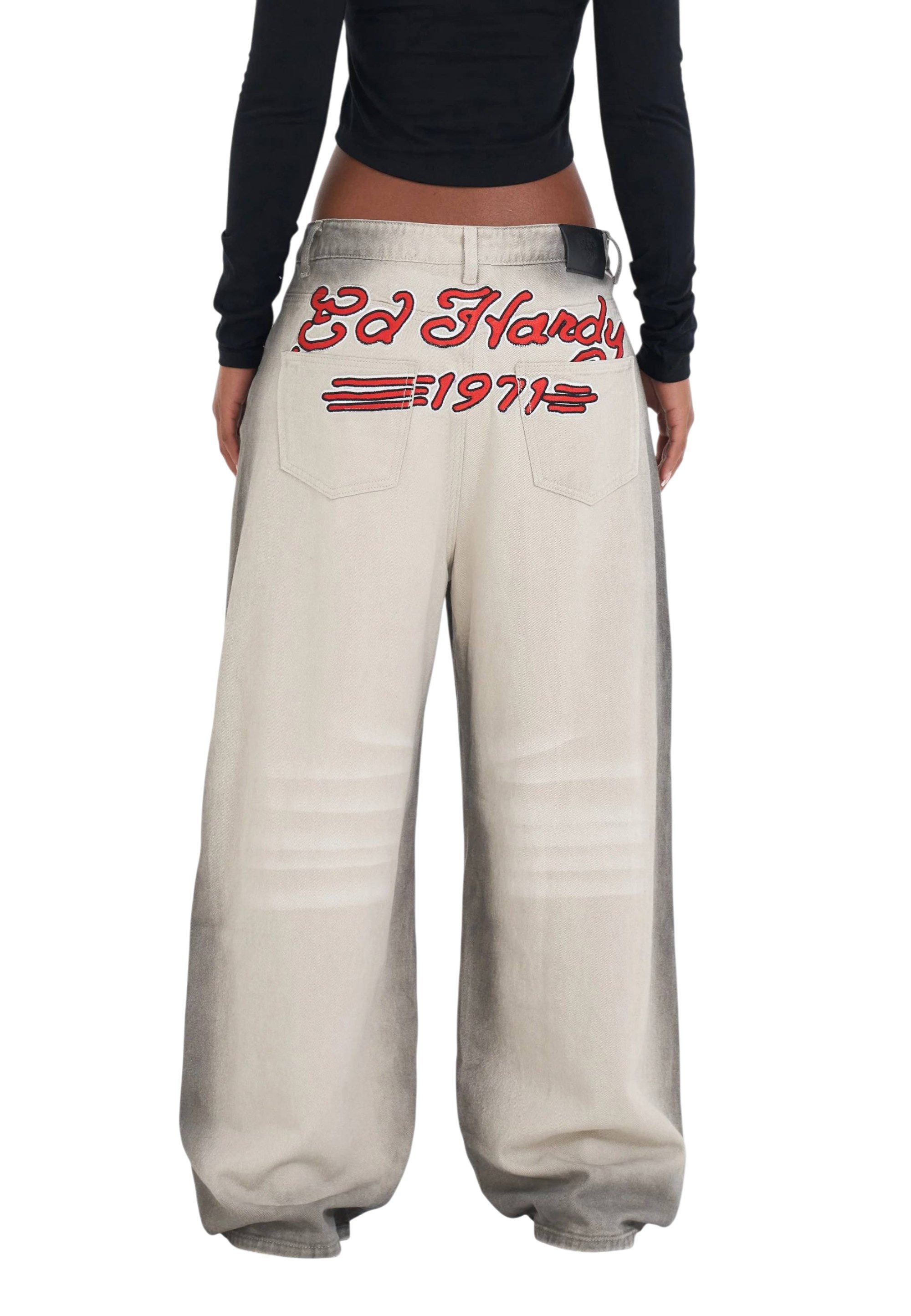 Ed Hardy Relax-fit-Jeans Jeans Ed Hardy Womens In Memory Applique Applikation aus Raw-Edge-Denim mit Kreuz- und Herz-Tattoo-Print