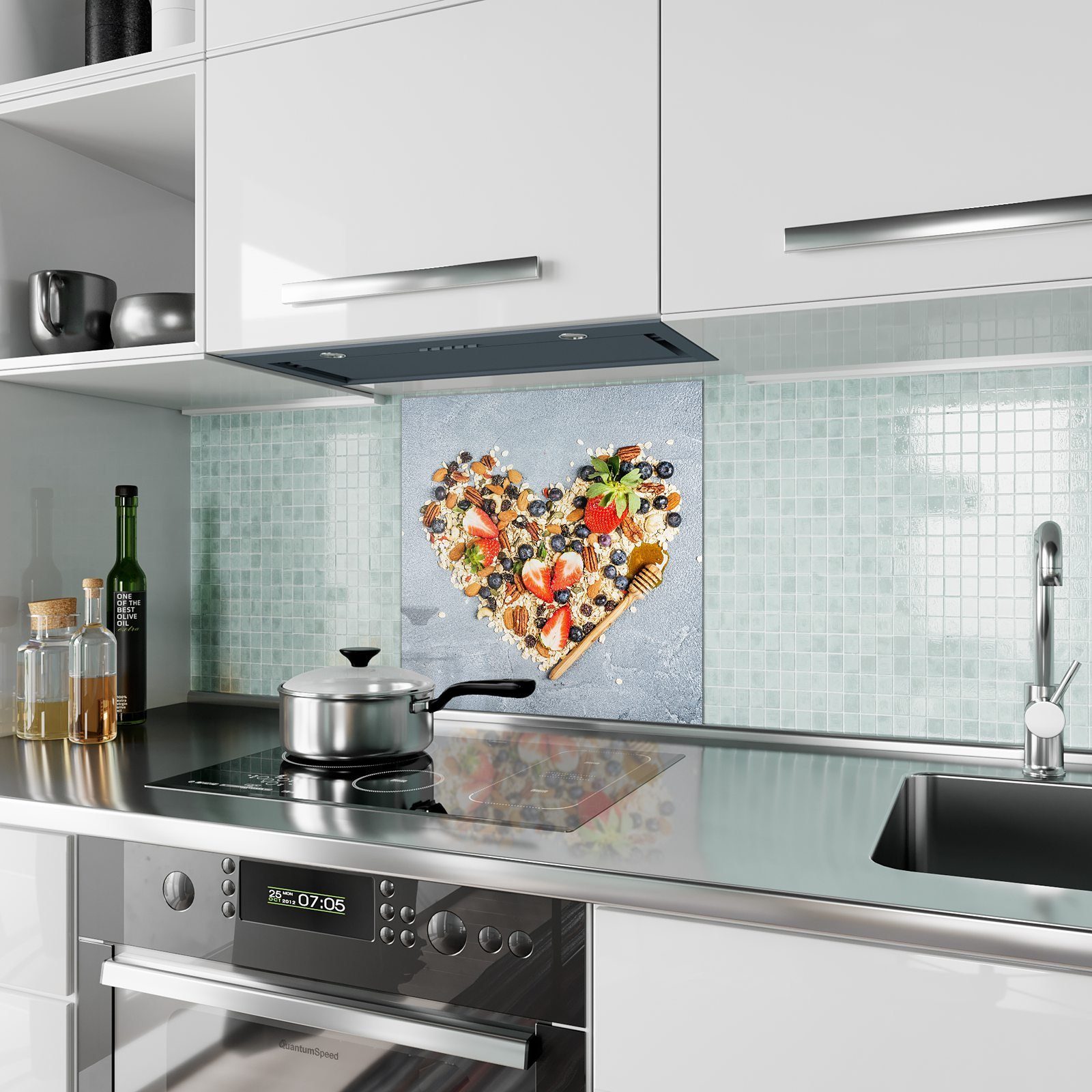 Primedeco Küchenrückwand Küchenrückwand Spritzschutz Motiv aus Beeren Herz und Flocken Glas mit