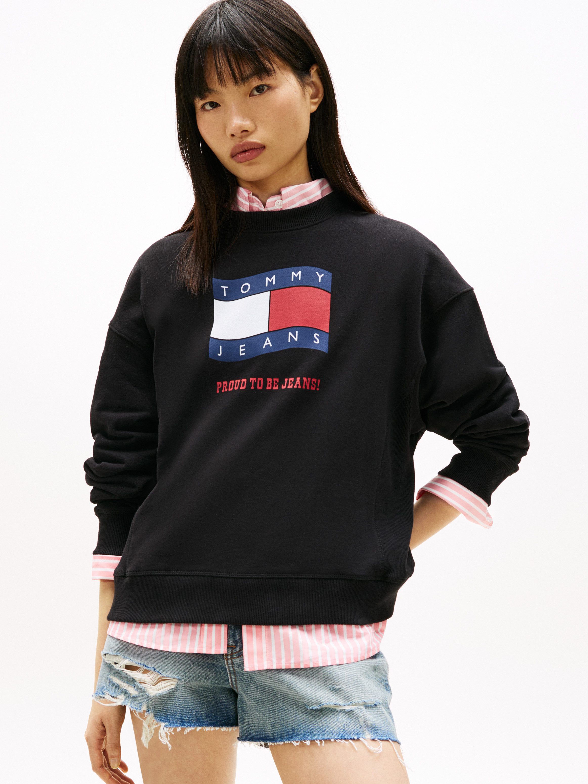 Tommy Jeans Sweatshirt TJW BXY WAVY FLAG CREW EXT Boxy Fit mit Rundhals