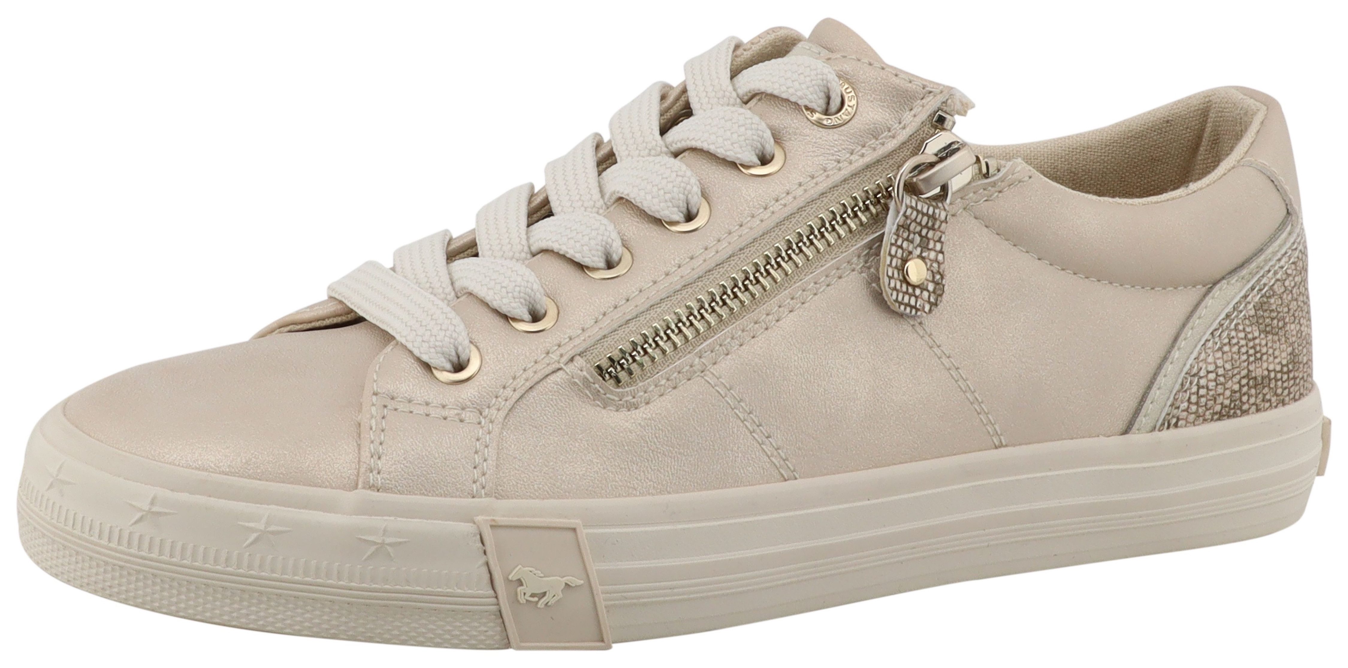 Mustang Shoes Winona Sneaker Freizeitschuh, Halbschuh, Schnürer mit Besatz im Animal-Look