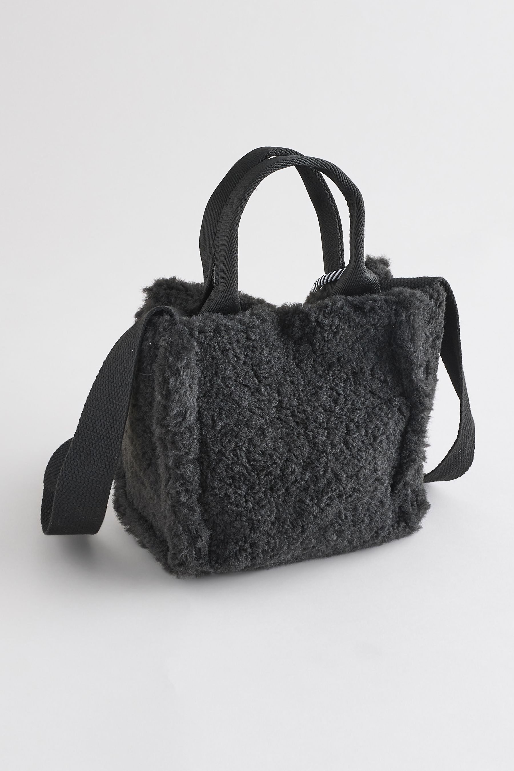 Next Einkaufsbeutel X-Tote-Umhängetasche aus Borg günstig online kaufen