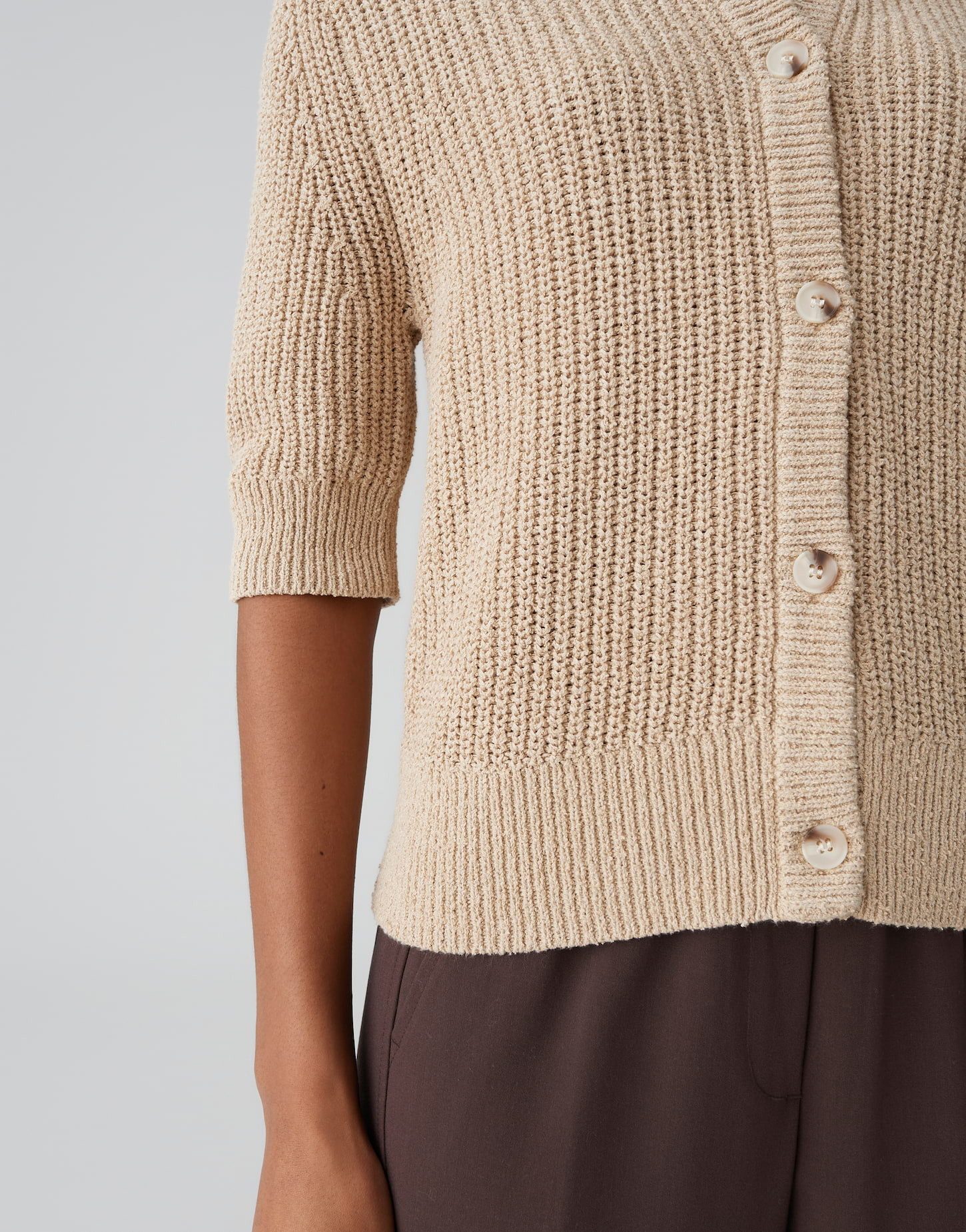 OPUS Cardigan Cardigan aus Baumwolle mit Rippstruktur Knopfleiste mit Hornoptik-Knöpfen, schmale Passform – Bild 5 von 5