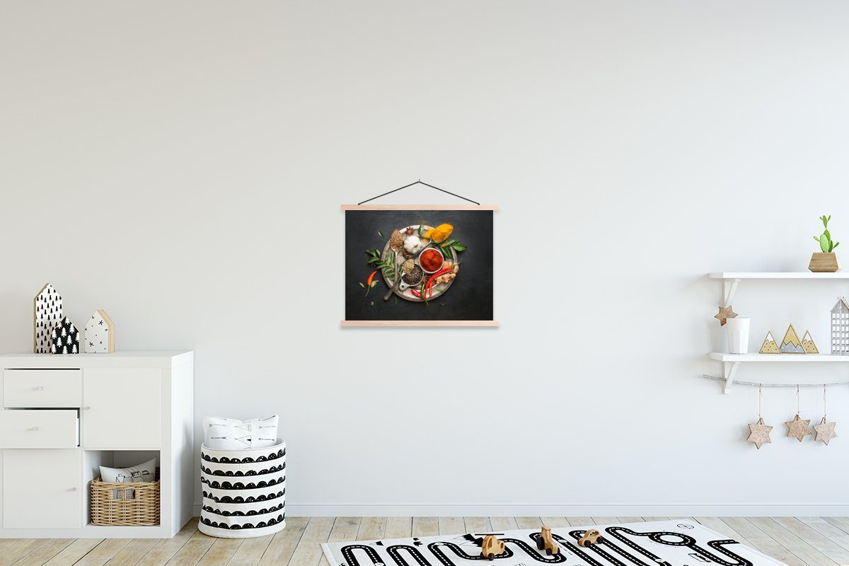 MuchoWow Poster Gewürze - Teller - Pfeffer - Schwarz - Löffel - Silber, (1 St), Posterleiste, Textilposter für Wohnzimmer, Bilderleiste, 40x30 cm