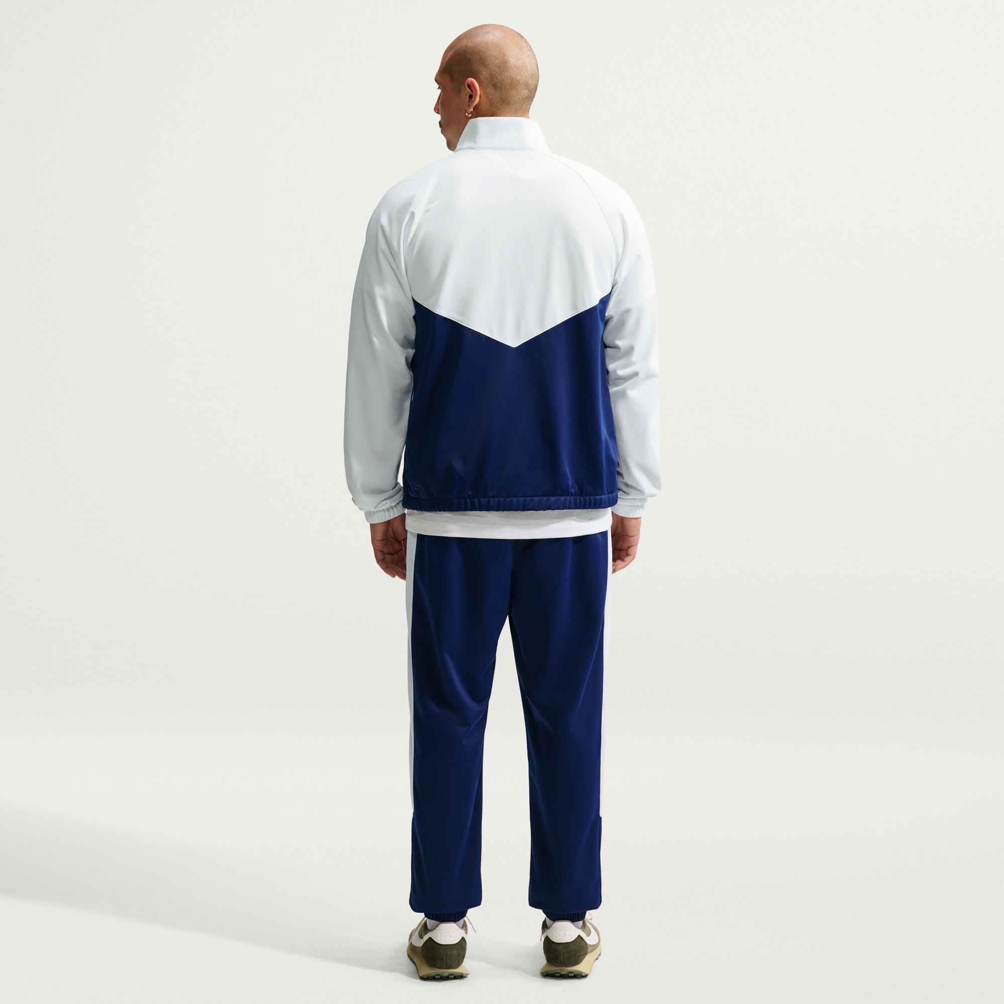 Nike Sportswear Trainingsanzug Nike Windrunner Men's Poly-Knit Tracksuit, zweiteiliges Outfit, aus Poly-Knit-Material, auch in großen Größen