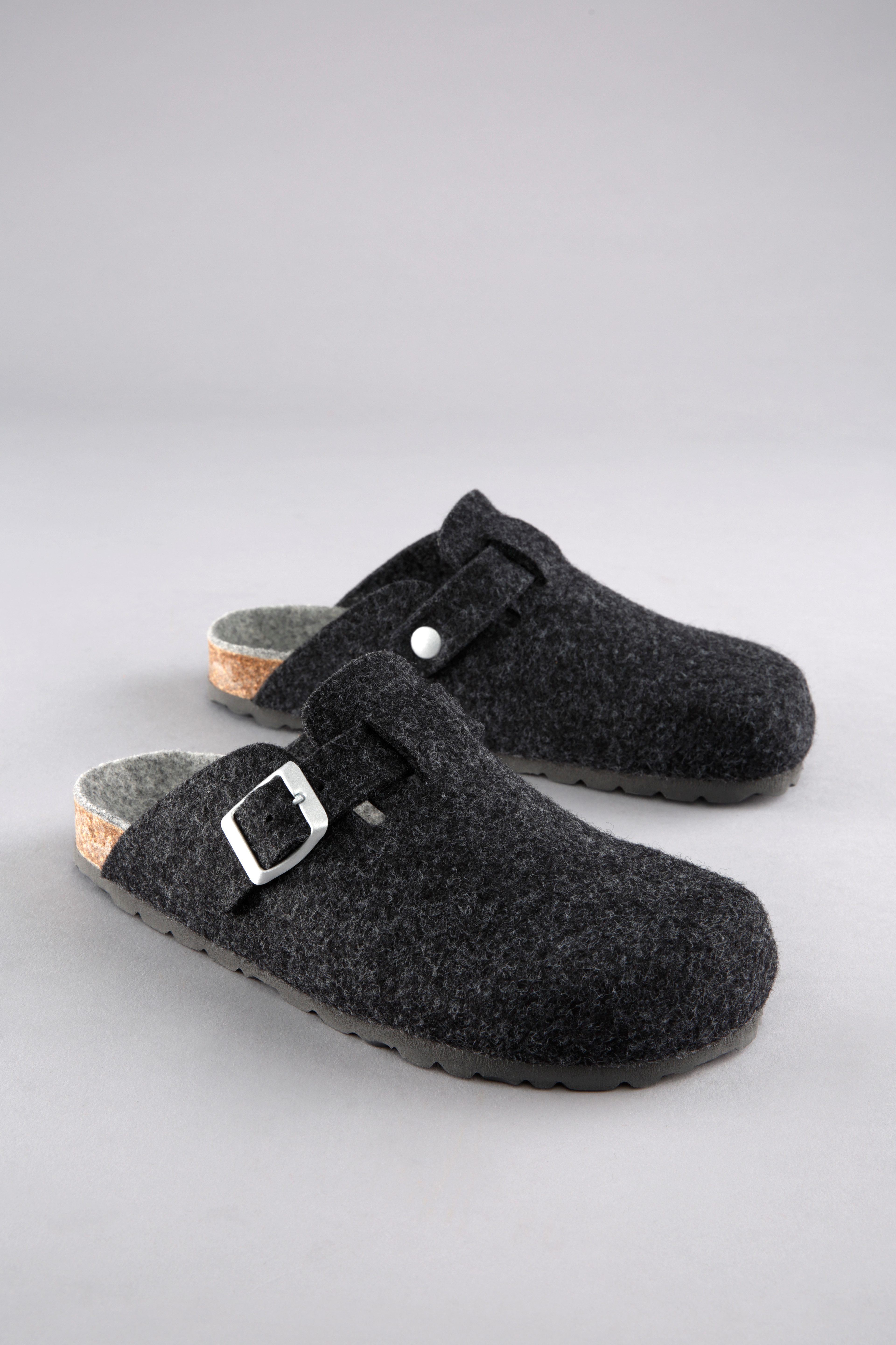 Aniston SHOES Clog, Hausschuh, Homeslipper mit verstellbarem Riemchen - NEU günstig online kaufen