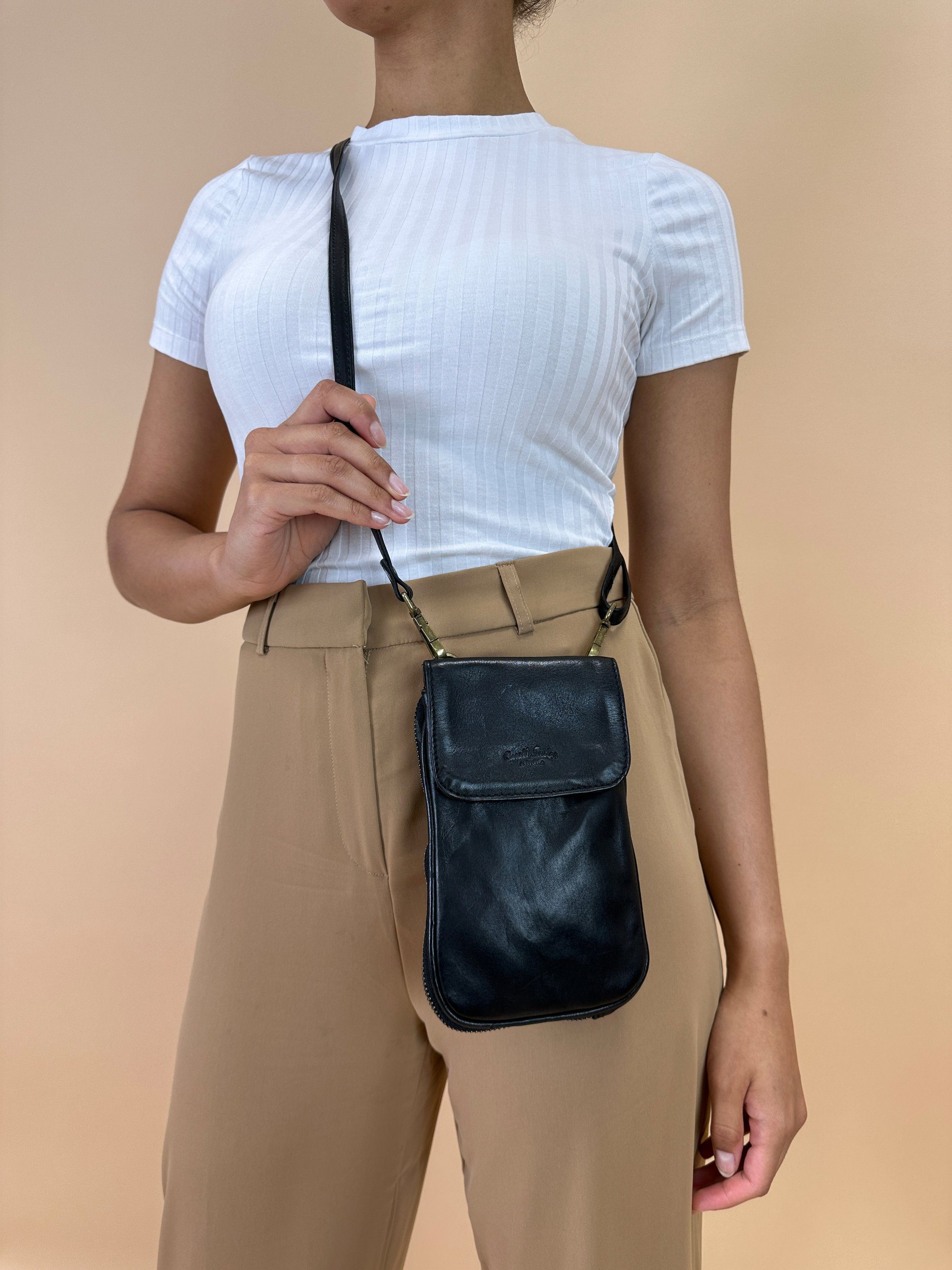 Gusti Leder Umhängetasche Gusti Leder Umhängetasche Estera (1-tlg)