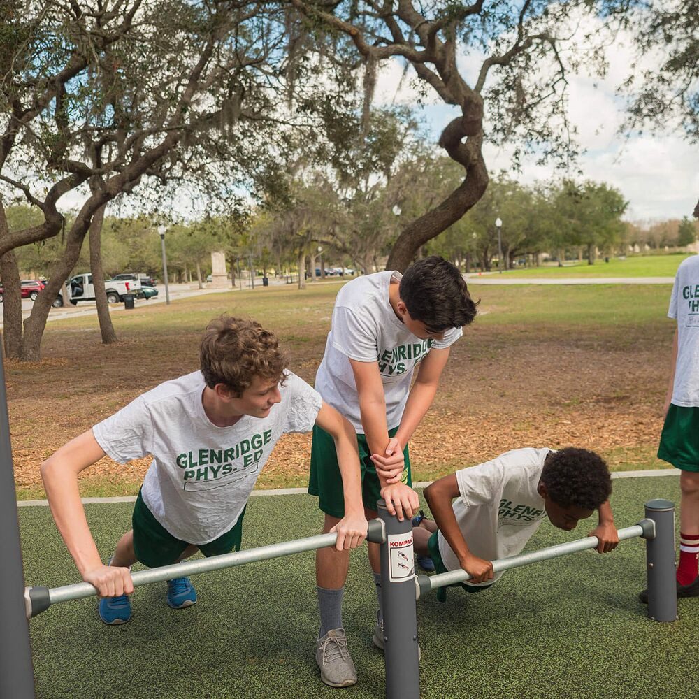 Kompan Kraftstation Outdoor-Fitnessgerät Push-Up Barren, Für Parks, öffentliche Bereiche sowie Fitnessparks