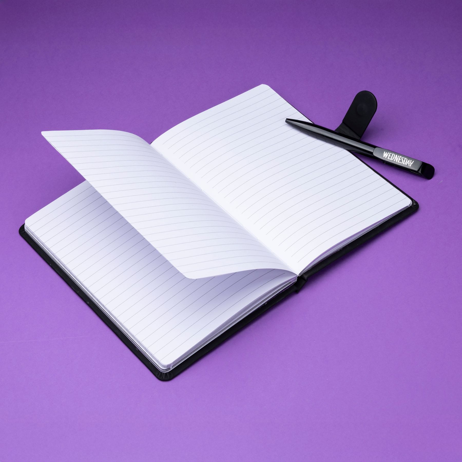 Wednesday Notizheft Notizbuch schwarz Schreibbuch Journal A5 ähnliches Format